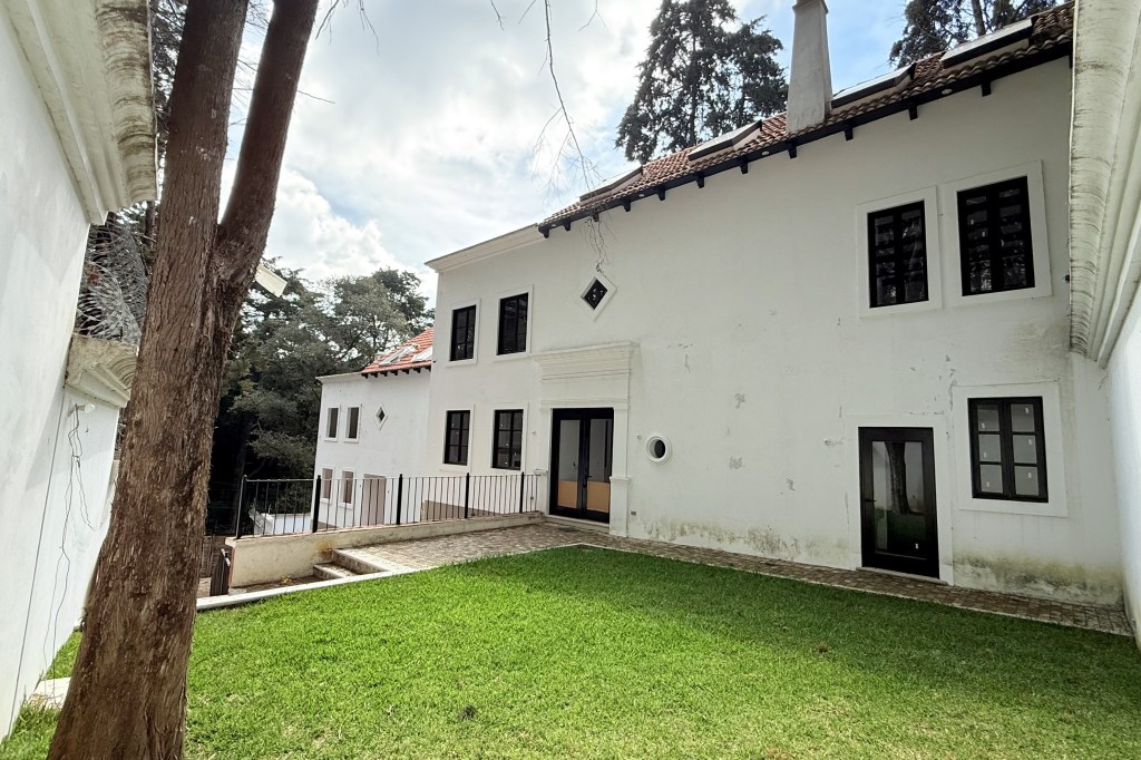 House under construction in San Lucas Sacatepequez