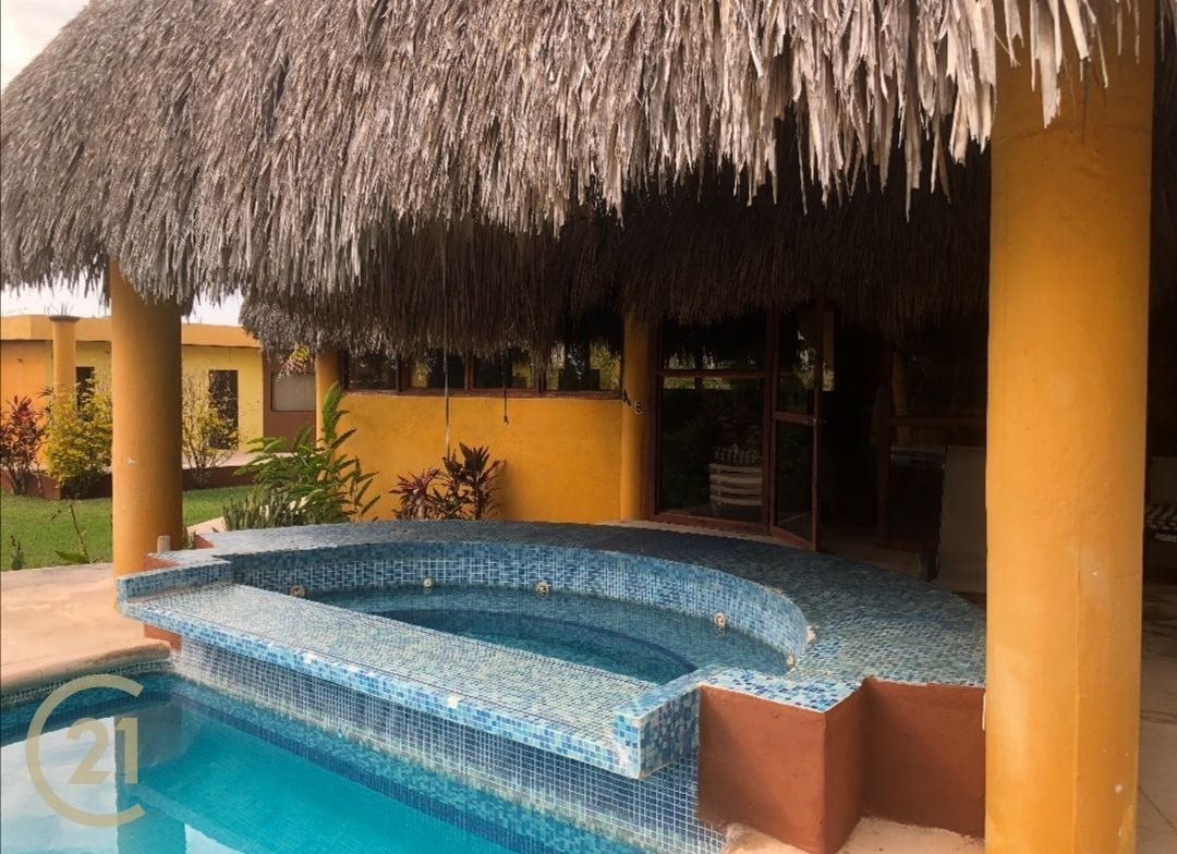 Bella Casa a la venta en cerca de Puerto Viejo