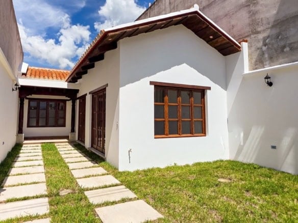 Move-in Ready One-Level Home in Gated Community (San Miguel Dueñas, minutes from Antigua)