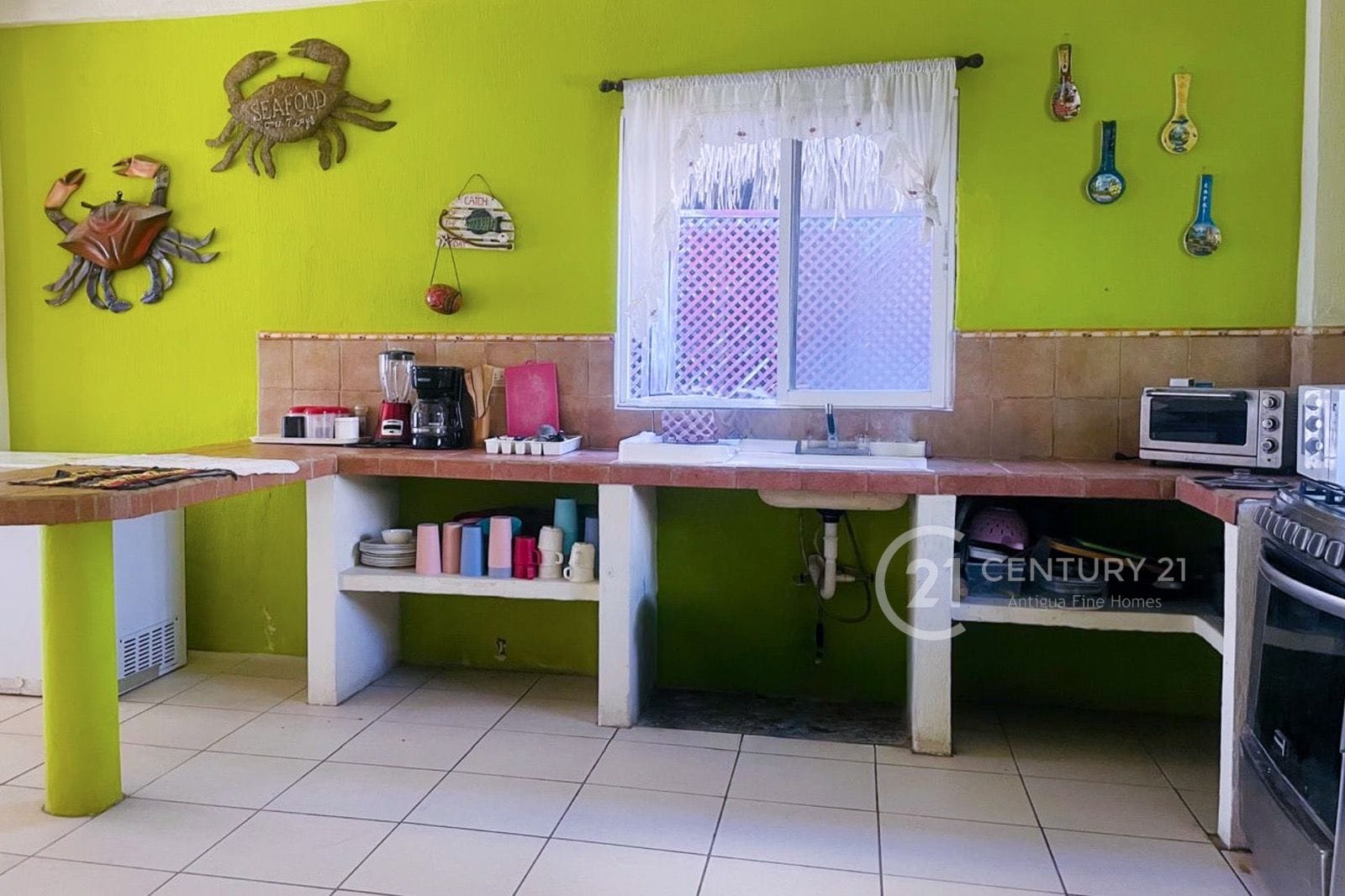 Tropical Beach Home Just 20m from the Ocean – Iztapa, Guatemala | 4BR | Pool