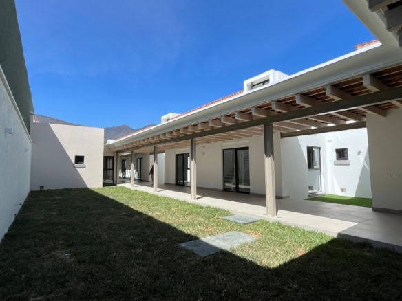 NEW COMMERCIAL SPACES FOR RENT IN LA ANTIGUA GUATEMALA!