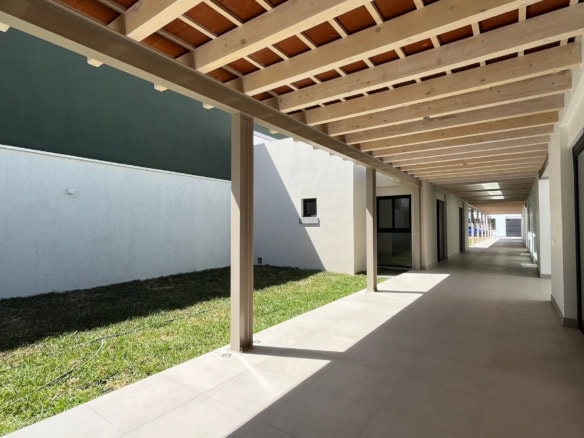 BRAND NEW COMMMERCIAL SPACE, DESIGNED FOR CLINICS OR OFFICES