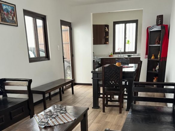 4 BEDROOM HOUSE, BARRIO ENTRE FLORES, READY TO MOVE IN!