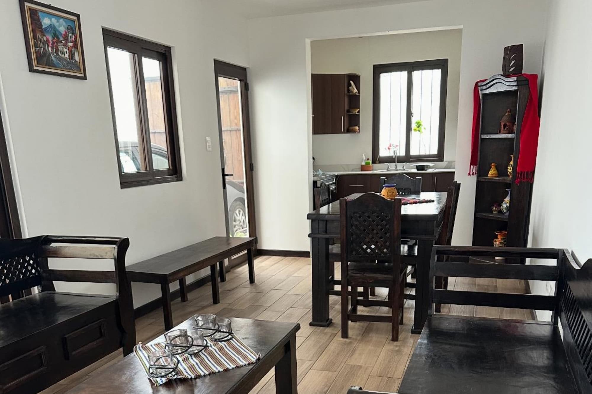 4 BEDROOM HOUSE, BARRIO ENTRE FLORES, READY TO MOVE IN!