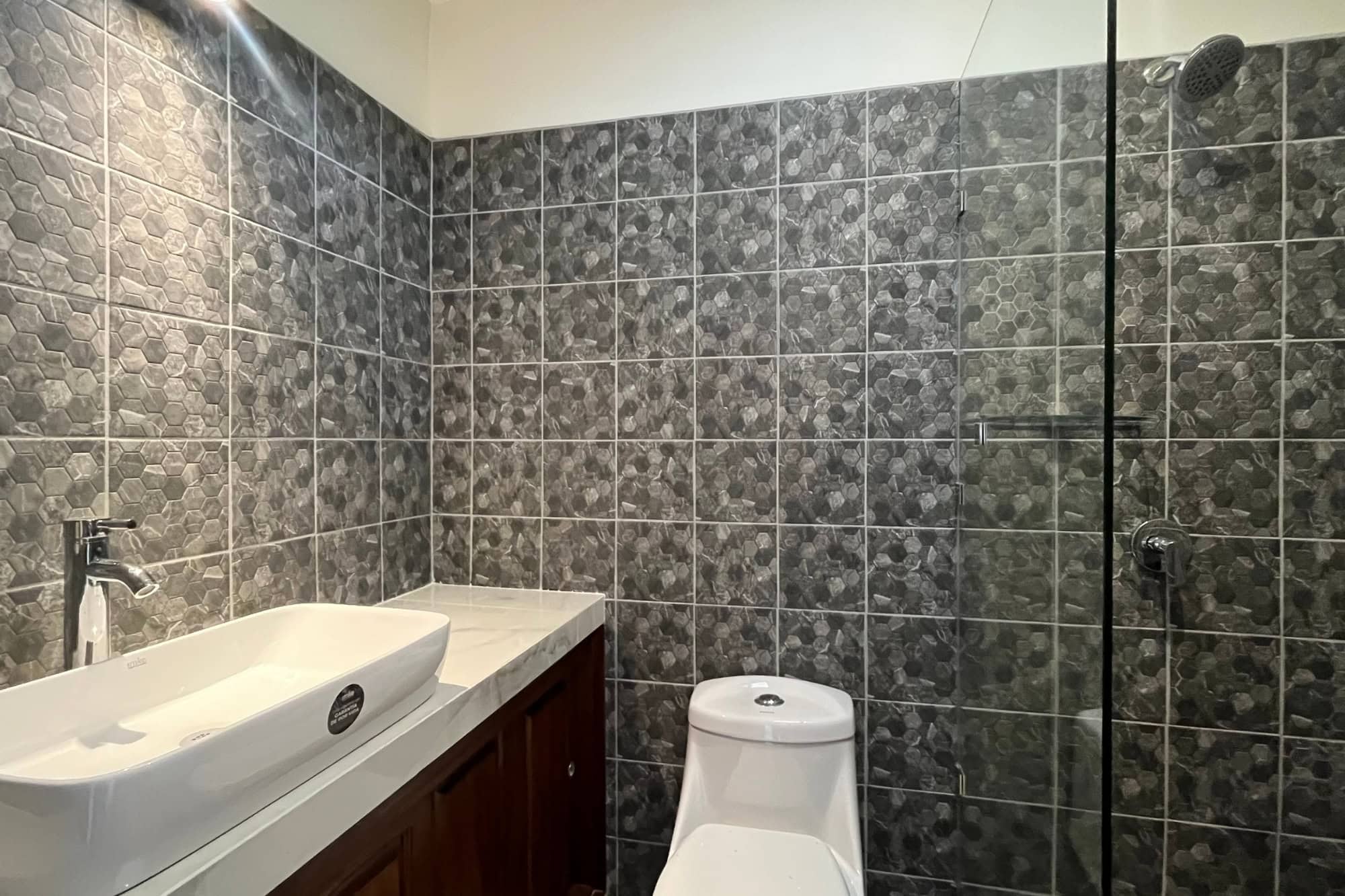 DOWNTOWN ANTIGUA, LOFT , UNFURNISHED