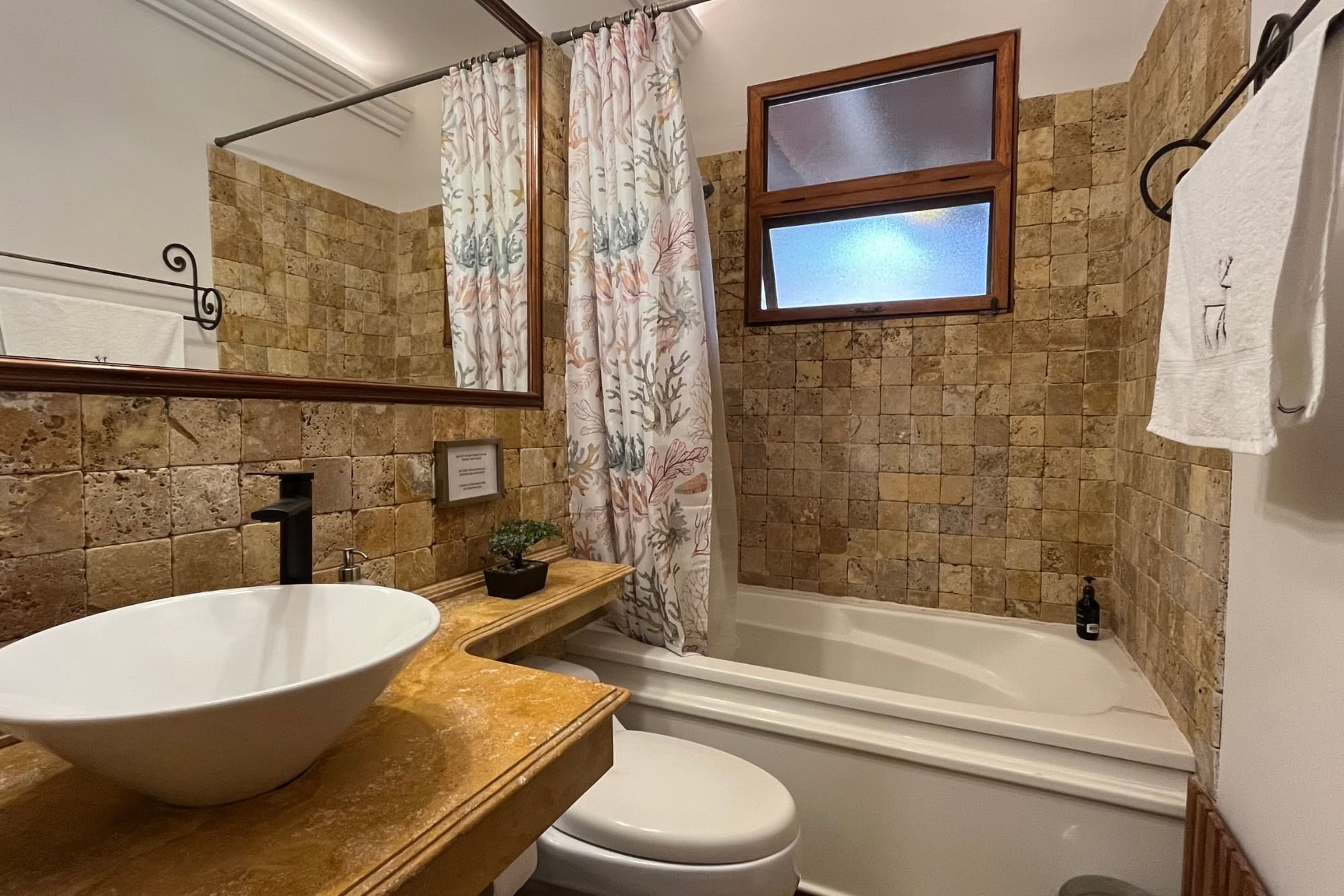 3 BEDROOM HOUSE FOR RENT, AVAILABLE FROM JULY THROUGH OCTOBER 2026