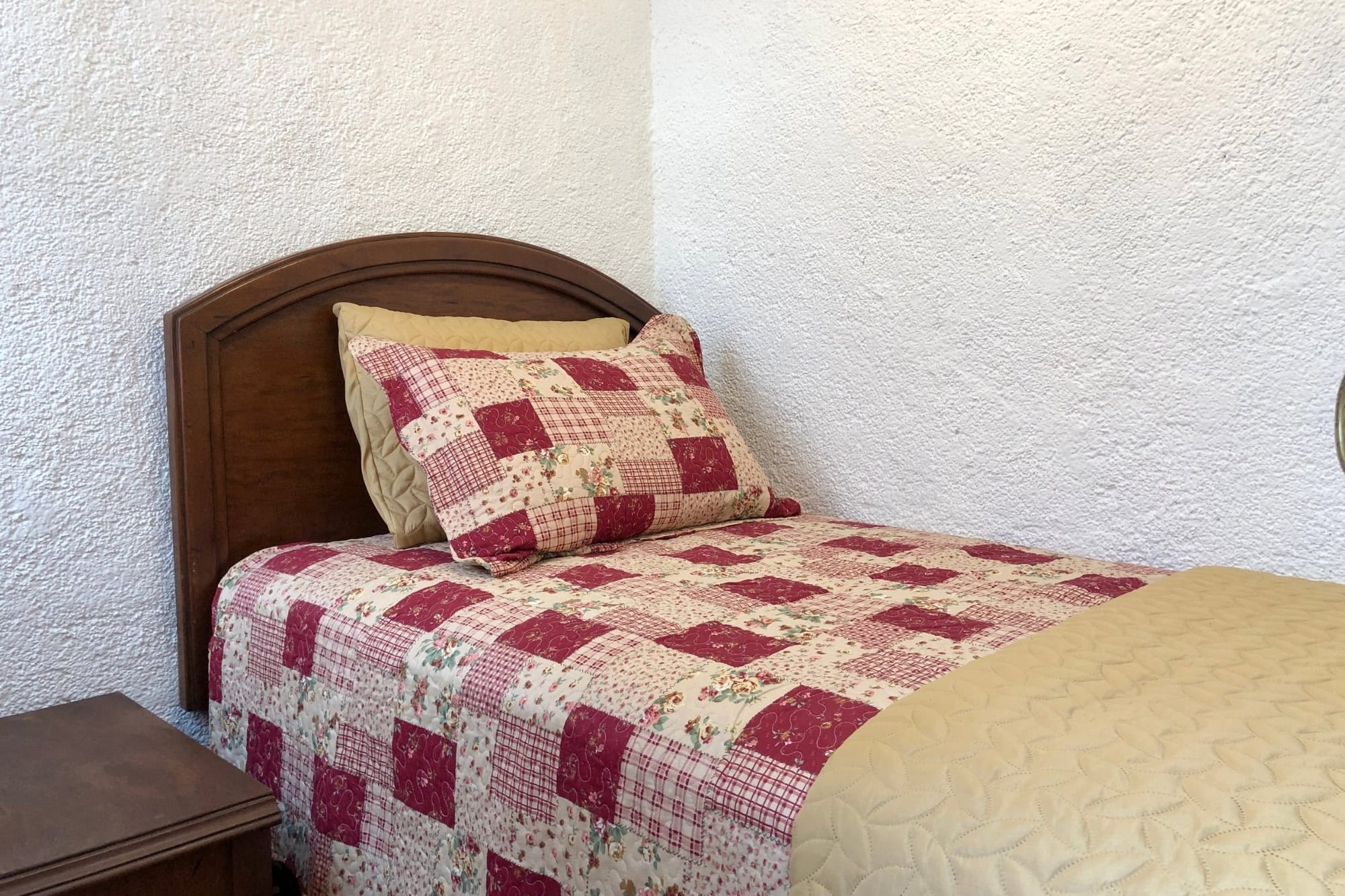 TOWNHOUSE , DOWNTOWN ANTIGUA, FURNISHED