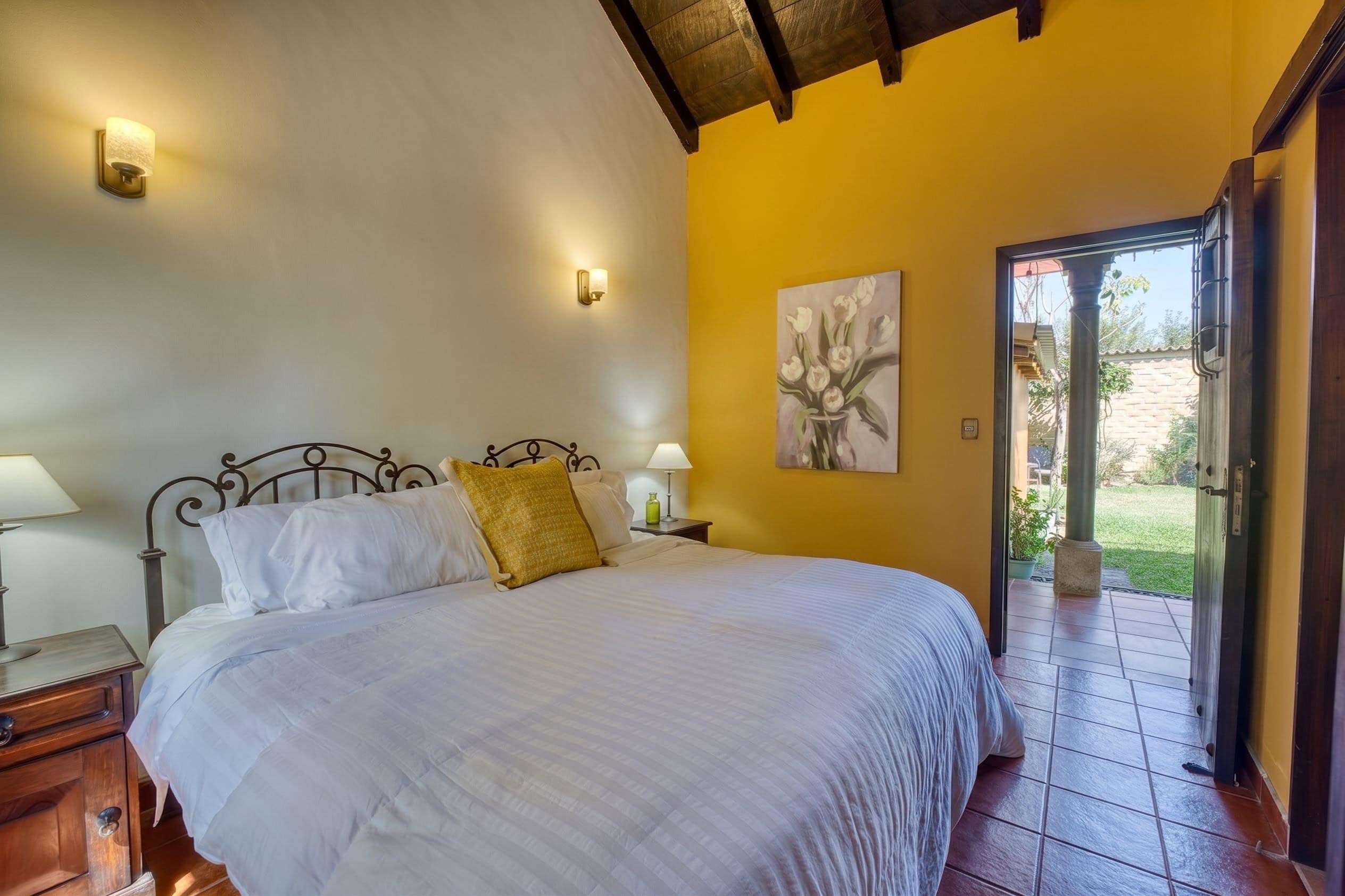 Move-In-Ready 4BR Home with Uninterrupted Volcano Views