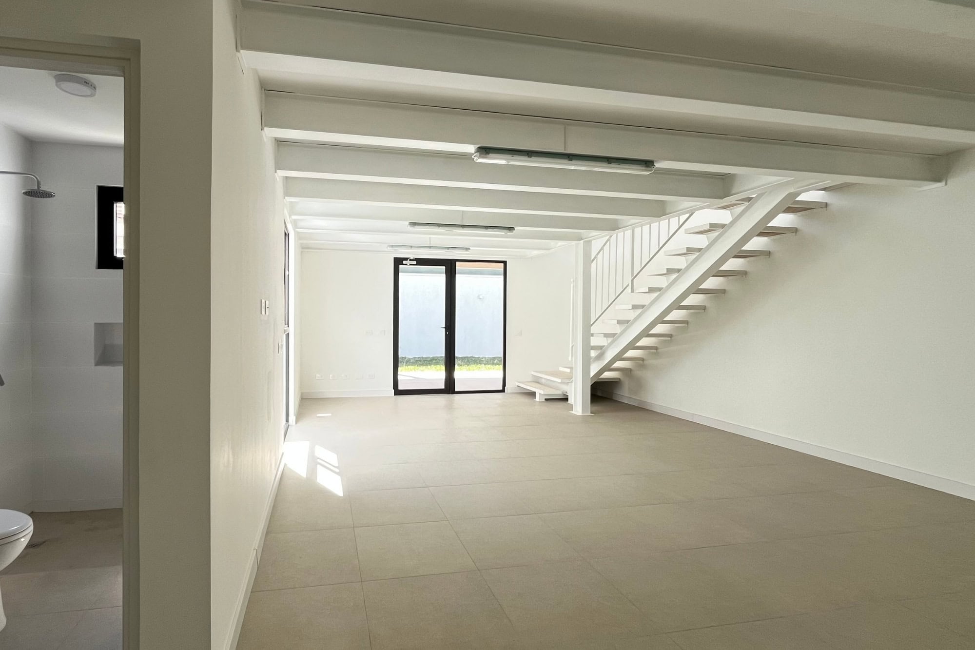 BRAND NEW COMMMERCIAL SPACE, DESIGNED FOR CLINICS OR OFFICES
