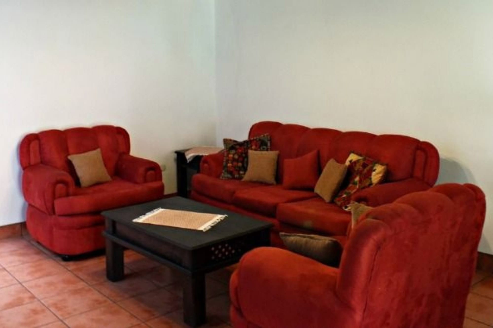 DOWNTOWN ANTIGUA, 1-BEDROOM APARTMENT, BALCONY WITH A VIEW