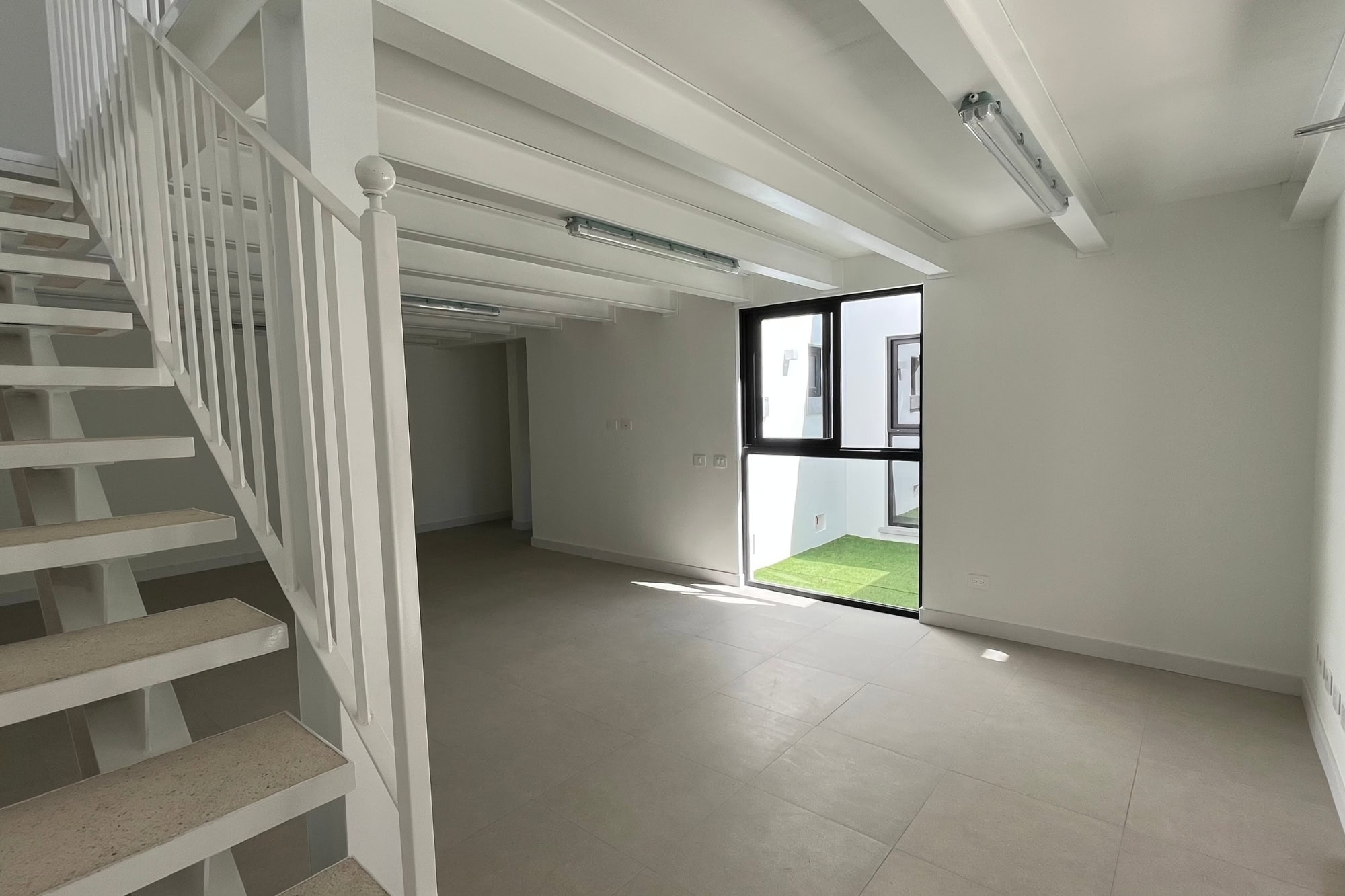 BRAND NEW COMMMERCIAL SPACE, DESIGNED FOR CLINICS OR OFFICES