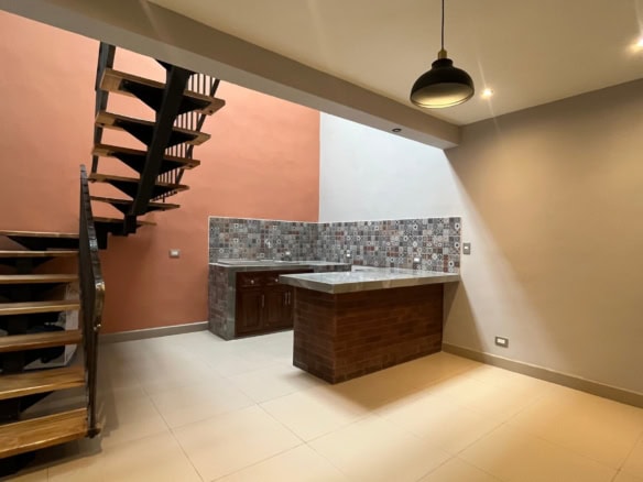 DOWNTOWN ANTIGUA, LOFT FOR RENT, UNFURNISHED