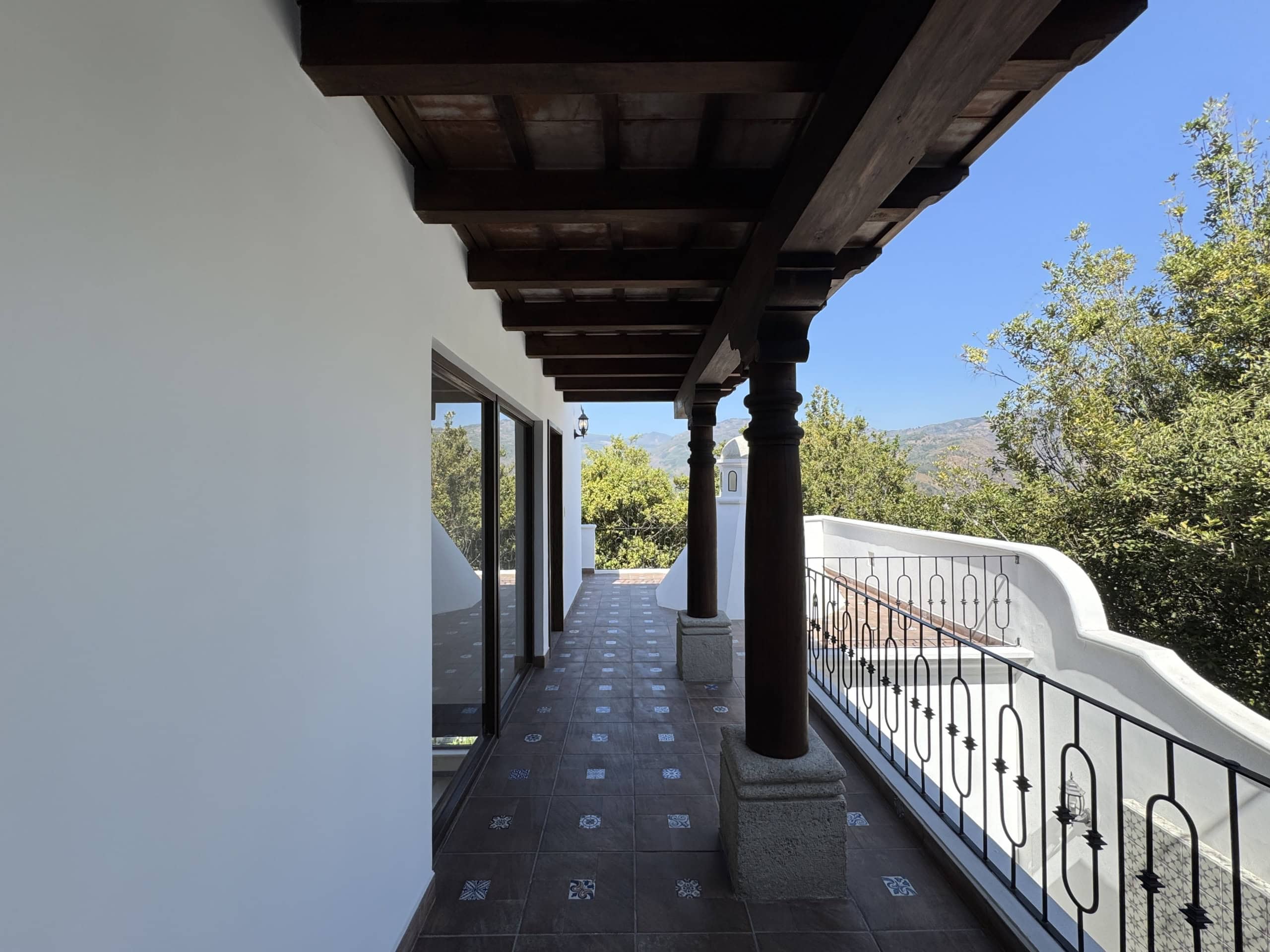 Hacienda del Comendador — 3-Bedroom Volcano-View Residence on Four Levels