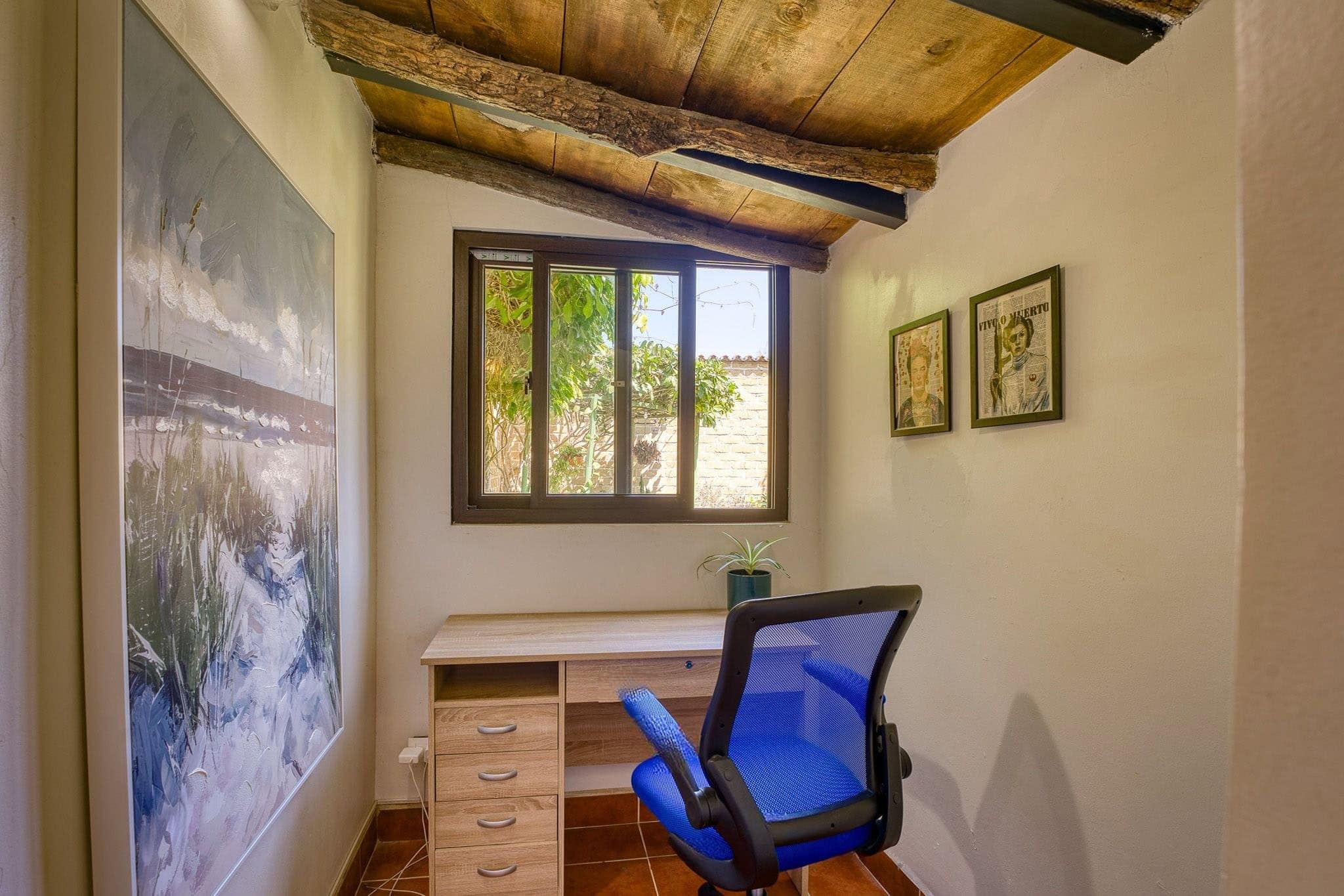 Move-In-Ready 4BR Home with Uninterrupted Volcano Views