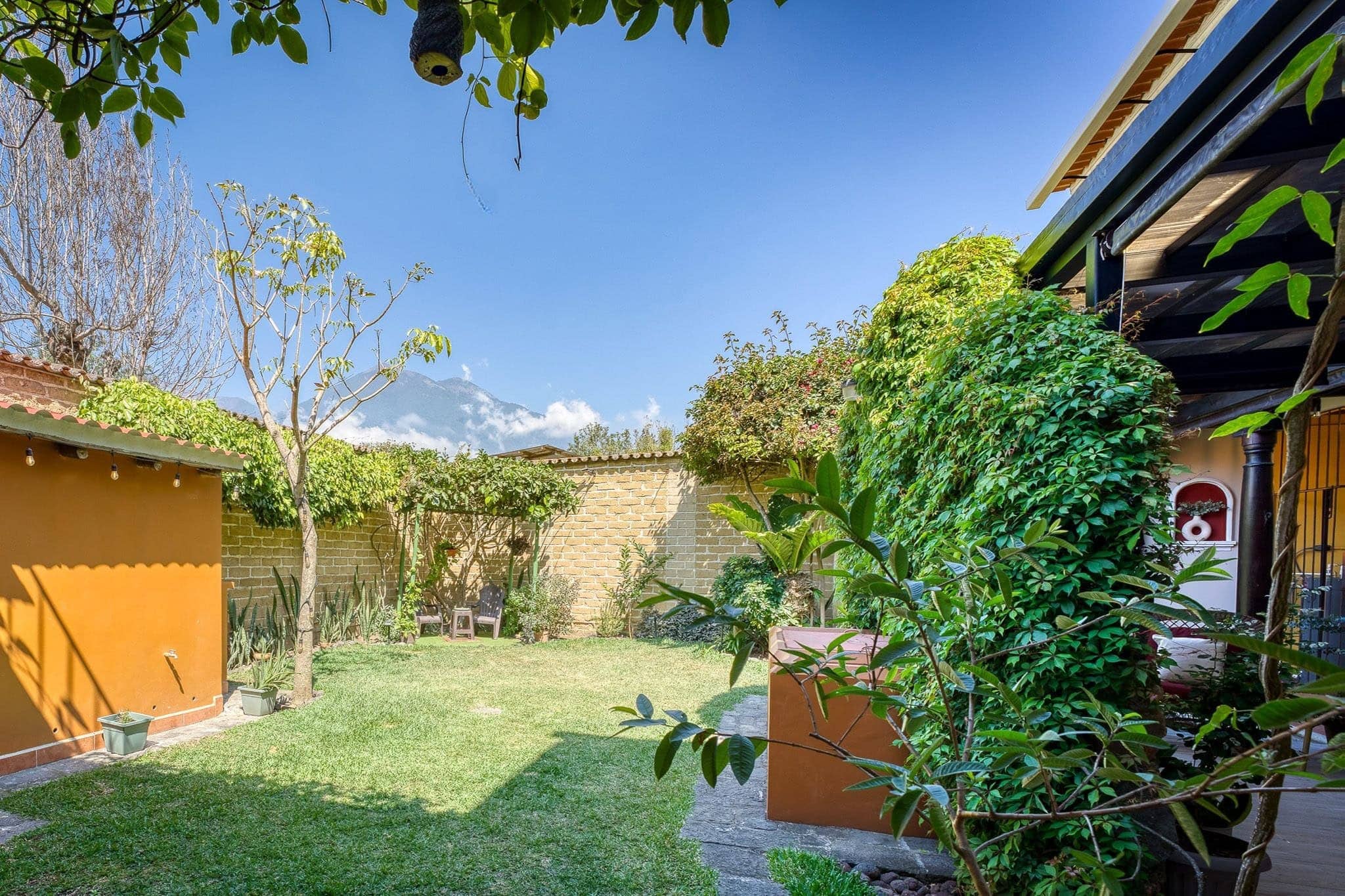 Move-In-Ready 4BR Home with Uninterrupted Volcano Views