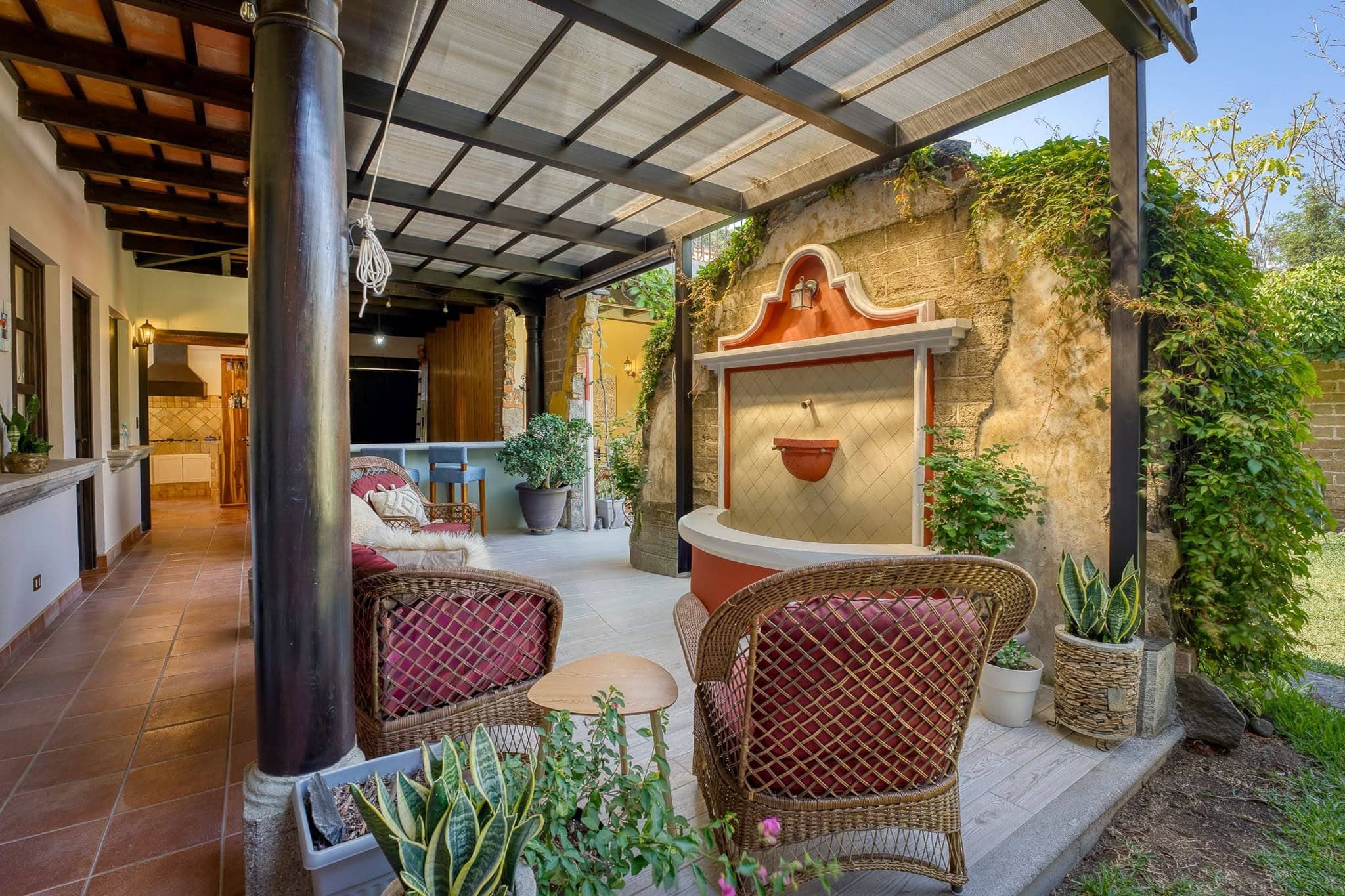 Move-In-Ready 4BR Home with Uninterrupted Volcano Views