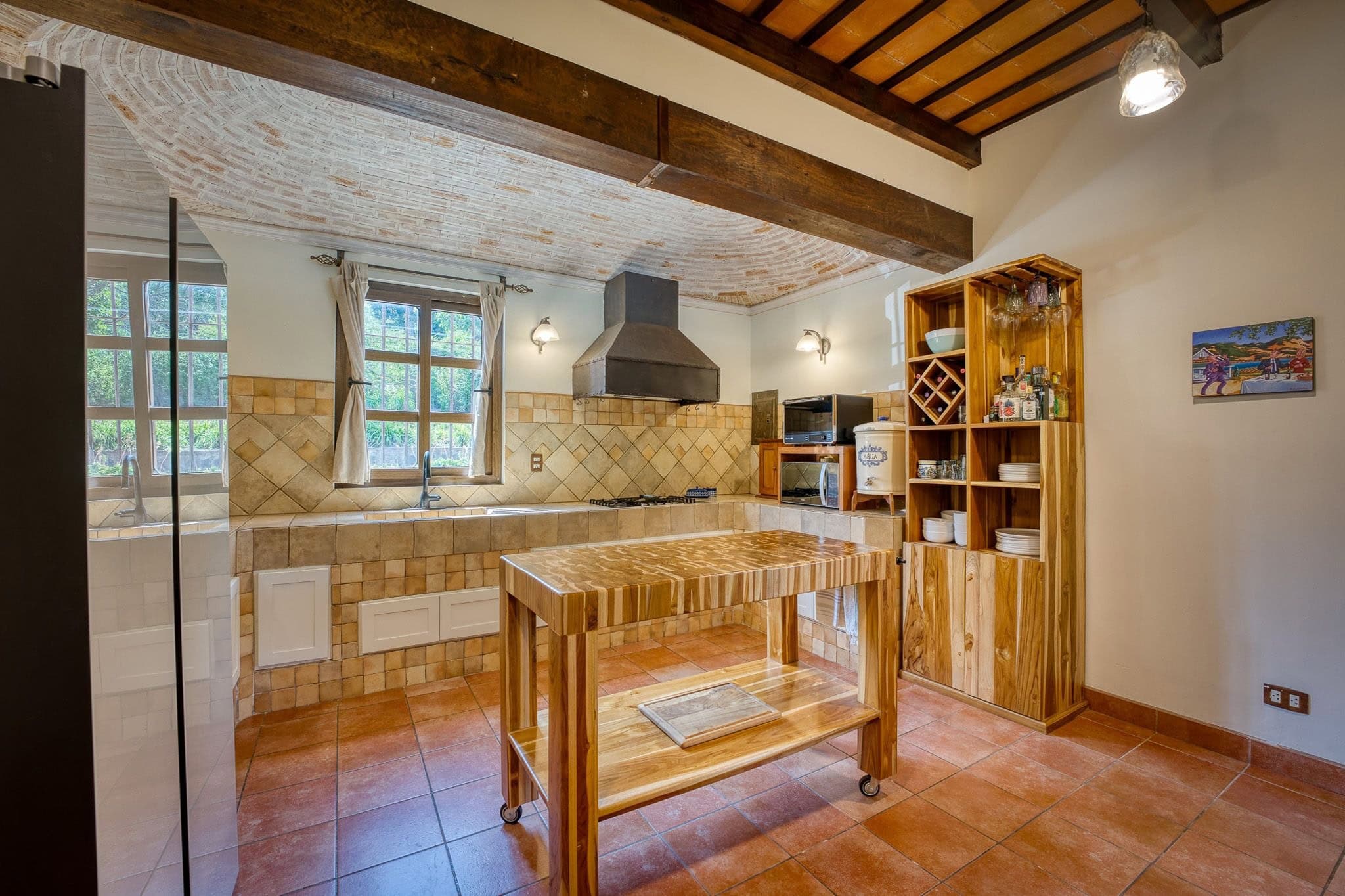 Move-In-Ready 4BR Home with Uninterrupted Volcano Views