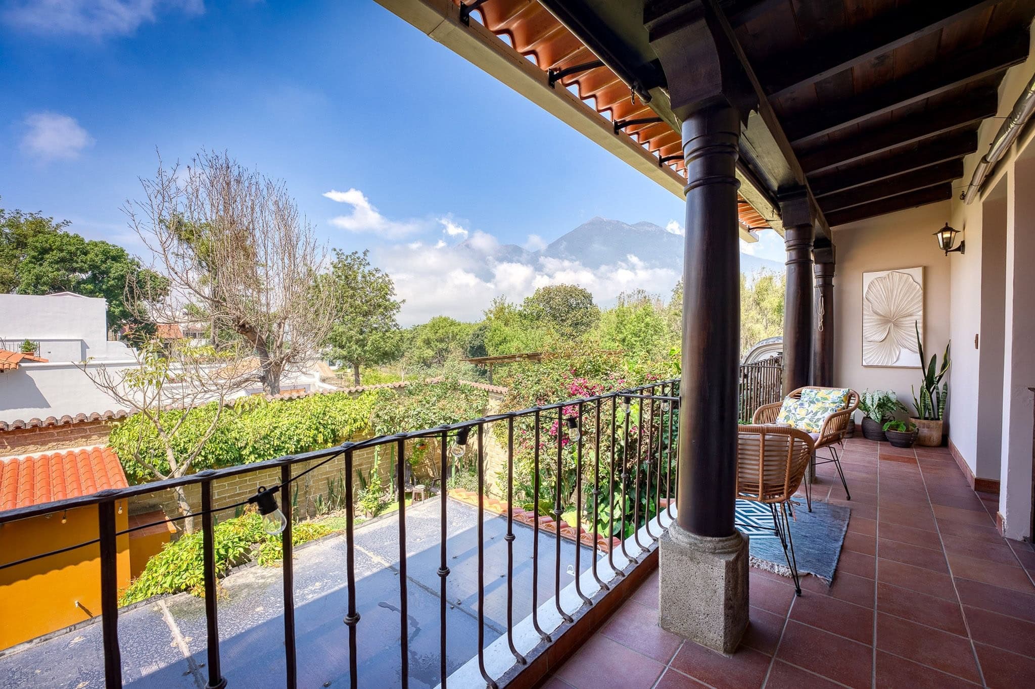 Move-In-Ready 4BR Home with Uninterrupted Volcano Views