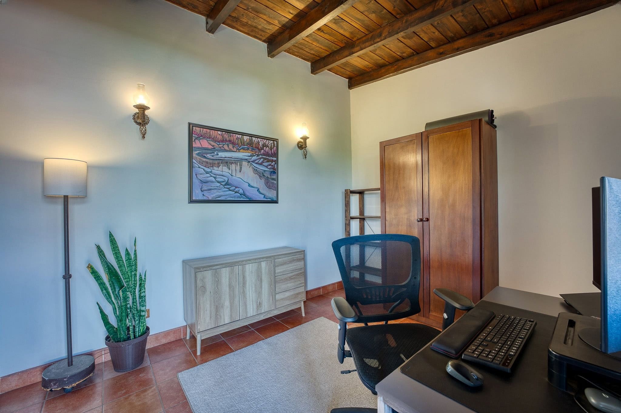 Move-In-Ready 4BR Home with Uninterrupted Volcano Views