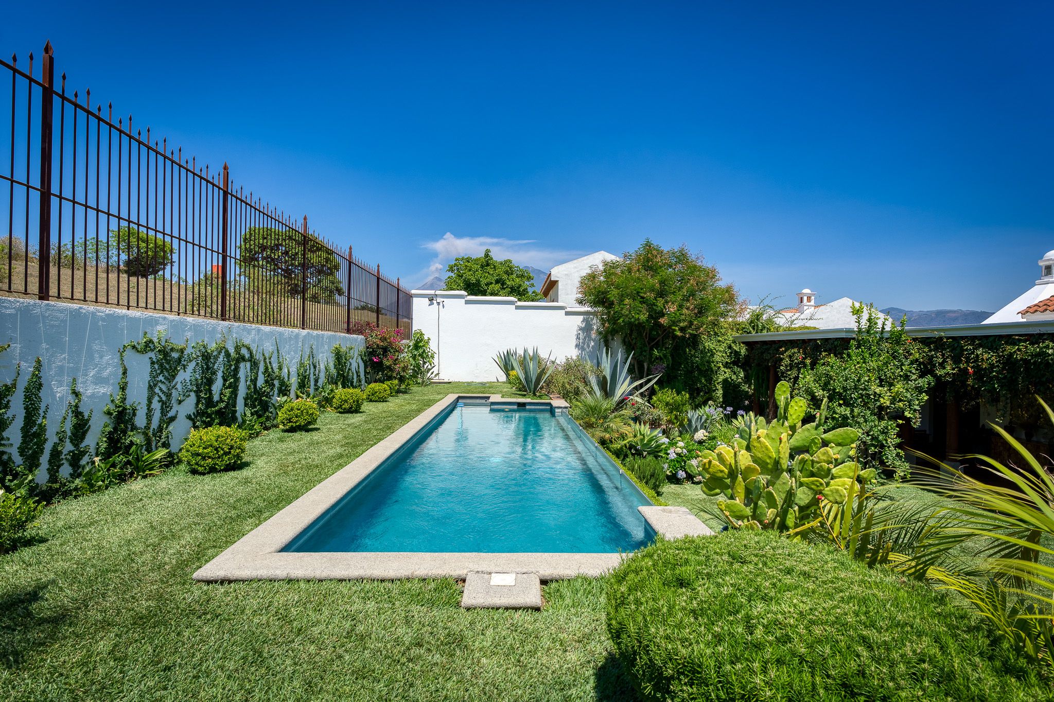 Luxury Single-Level Home with Volcano Views in Condominio Santa Delfina
