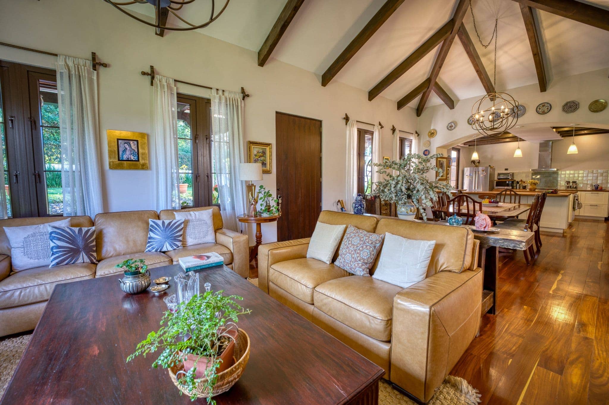 Elegant Estate Property in San Pedro El Alto – 1,680 m² (≈18,083 sq ft) Lot | 460 m² (≈4,951 sq ft) Construction