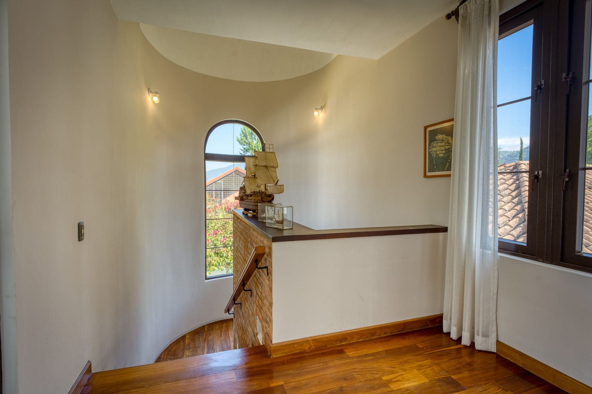 Elegant Estate Property in San Pedro El Alto – 1,680 m² (≈18,083 sq ft) Lot | 460 m² (≈4,951 sq ft) Construction