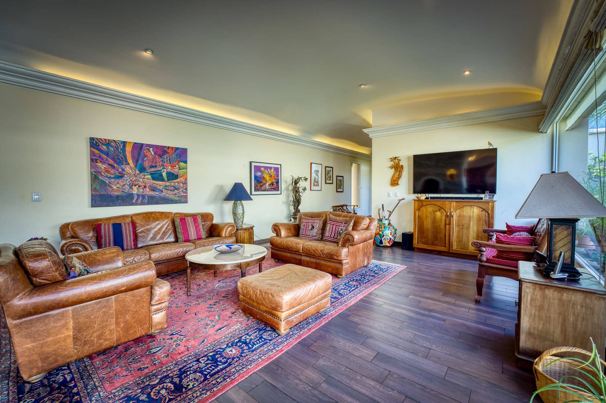 Luxury Corner Estate with Guest Casita
