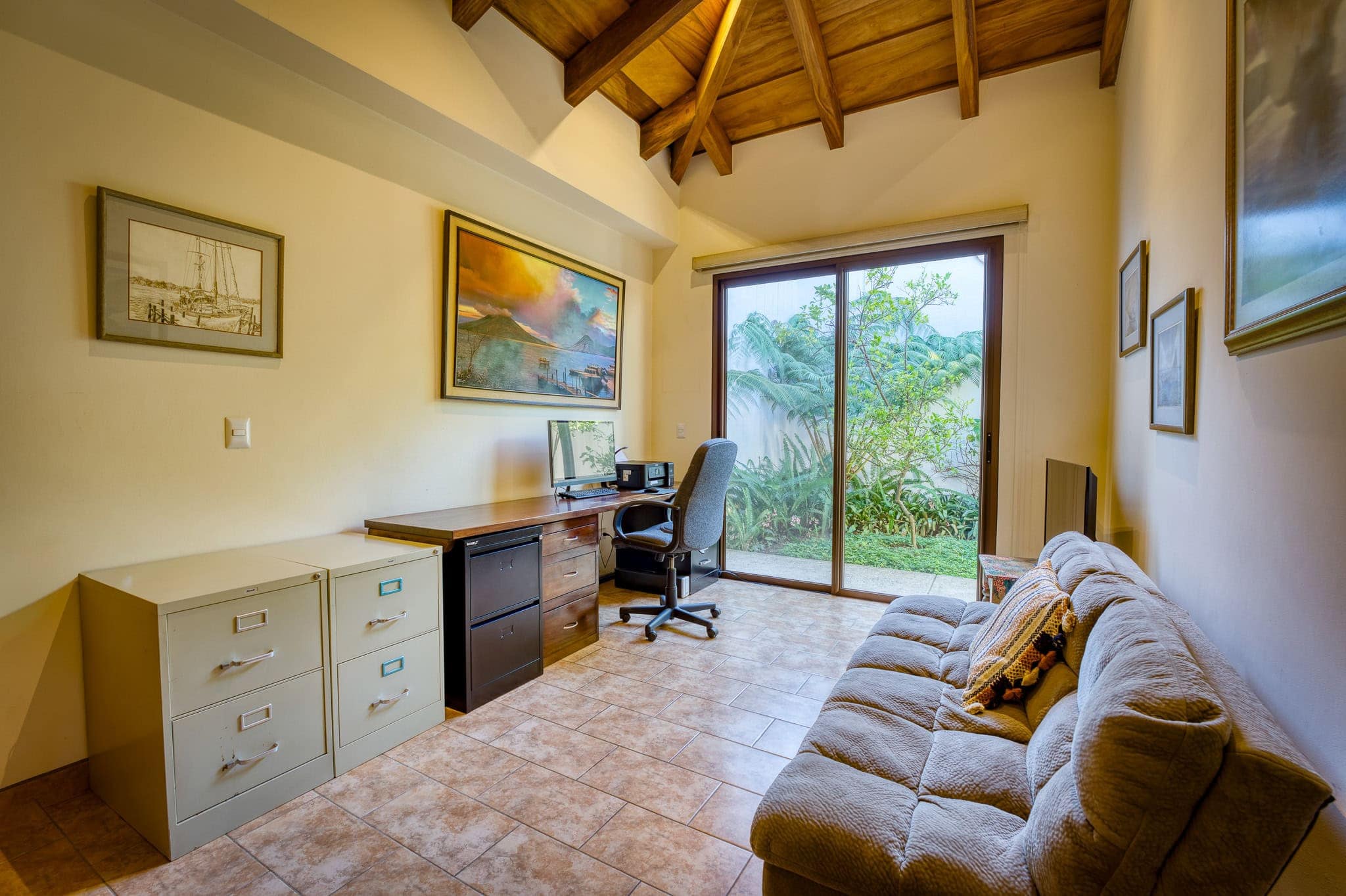 Luxury Corner Estate with Guest Casita