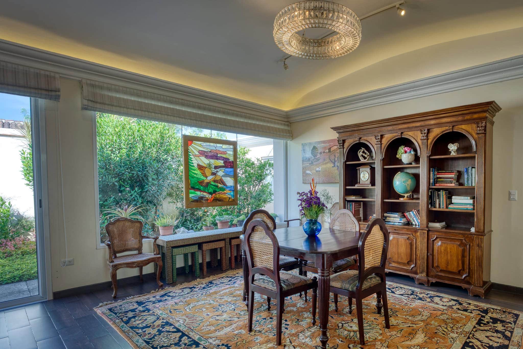 Luxury Corner Estate with Guest Casita