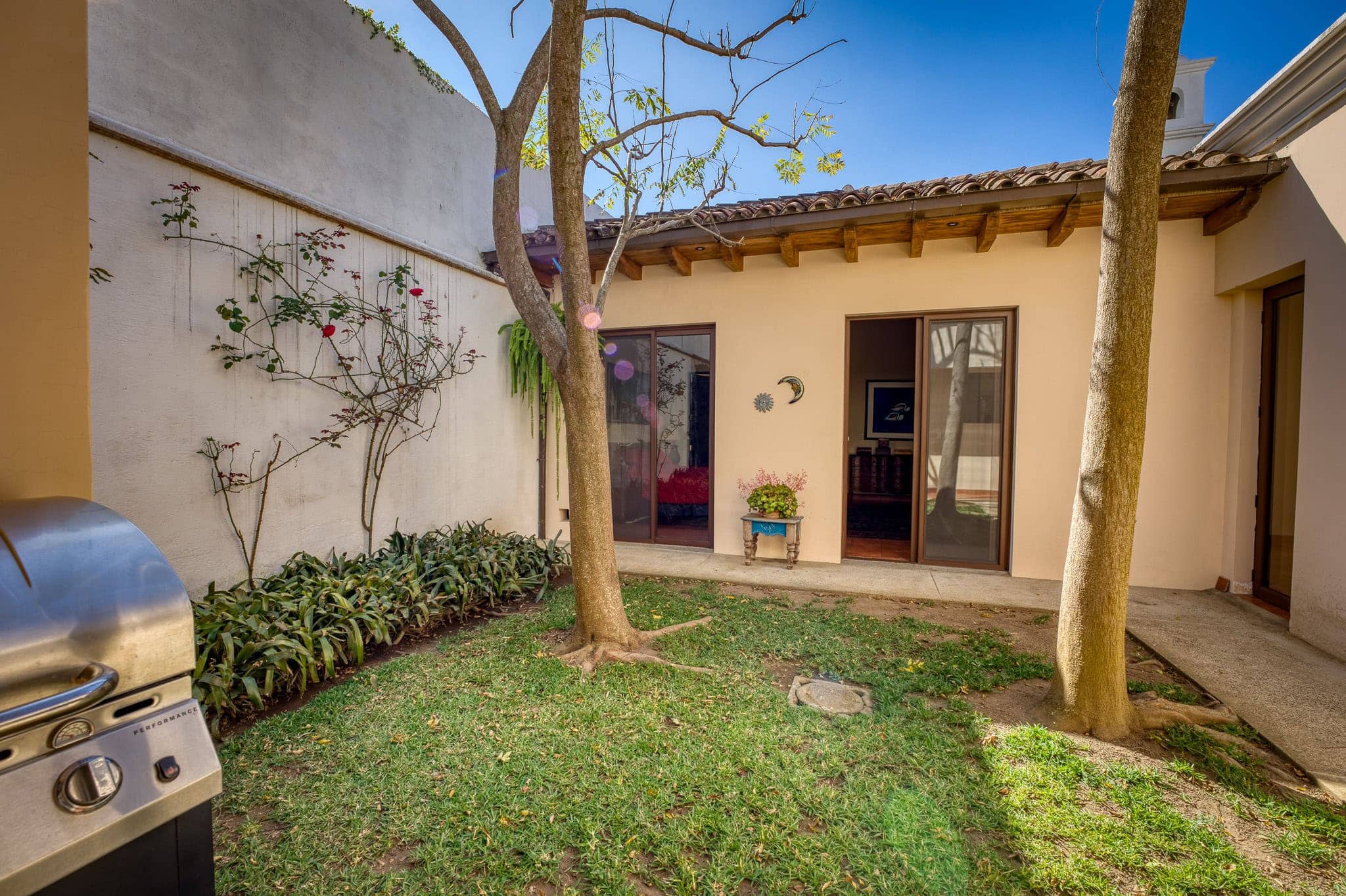 Luxury Corner Estate with Guest Casita