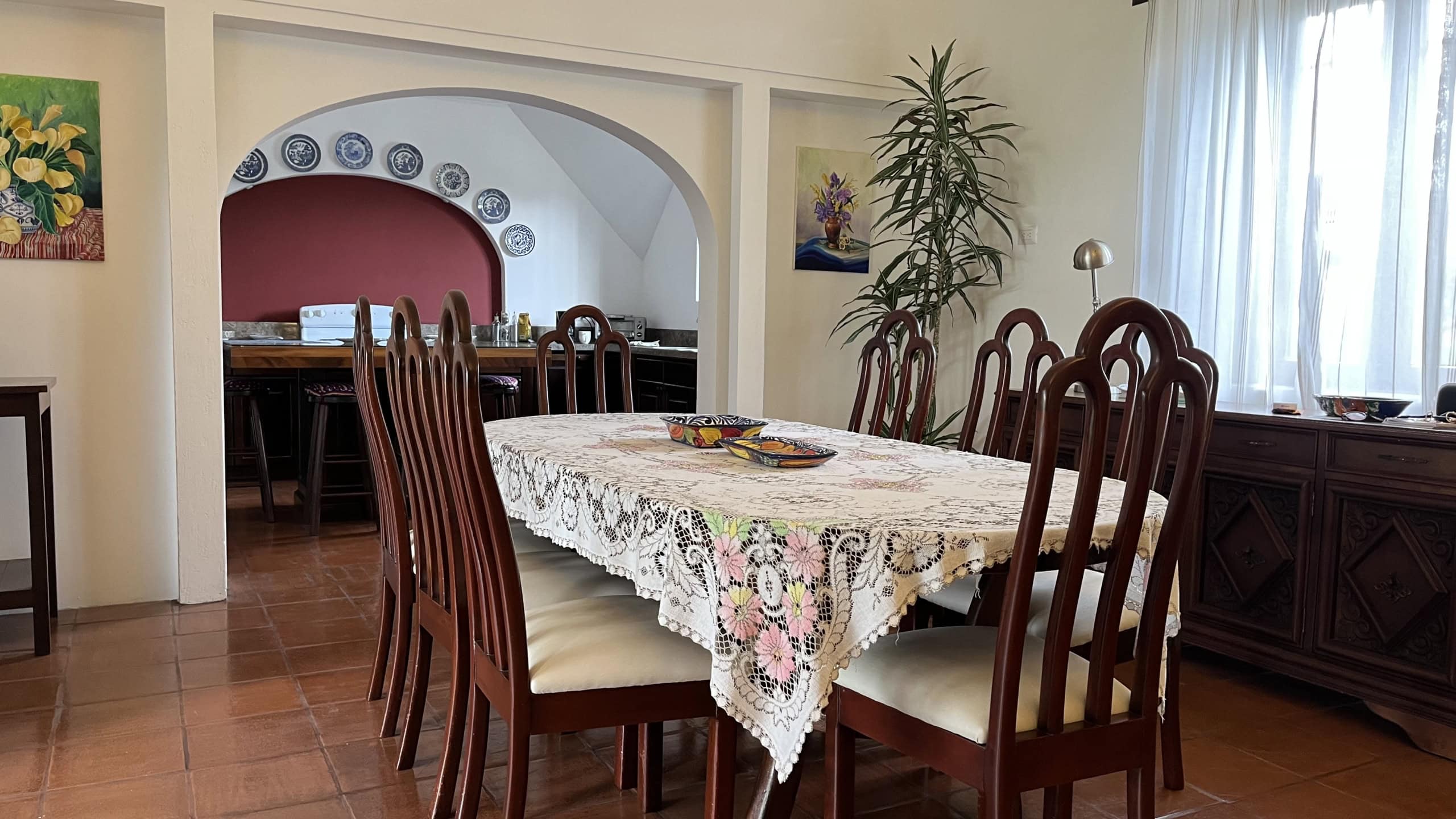 3 bedroom house for rent with a beautiful garden, located in Jacarandas