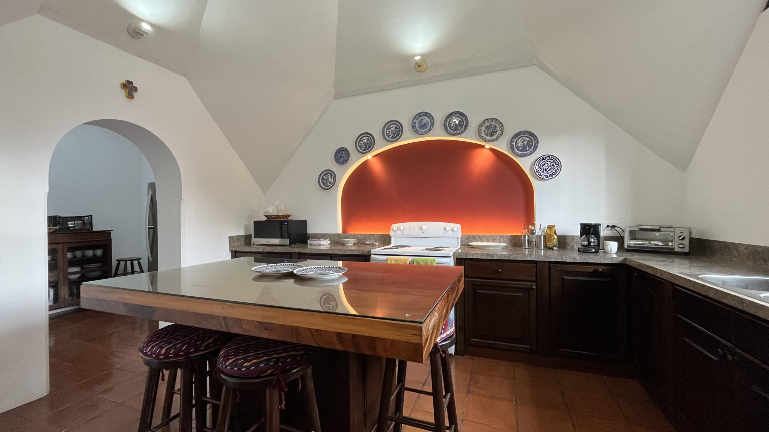 3 bedroom house for rent with a beautiful garden, located in Jacarandas