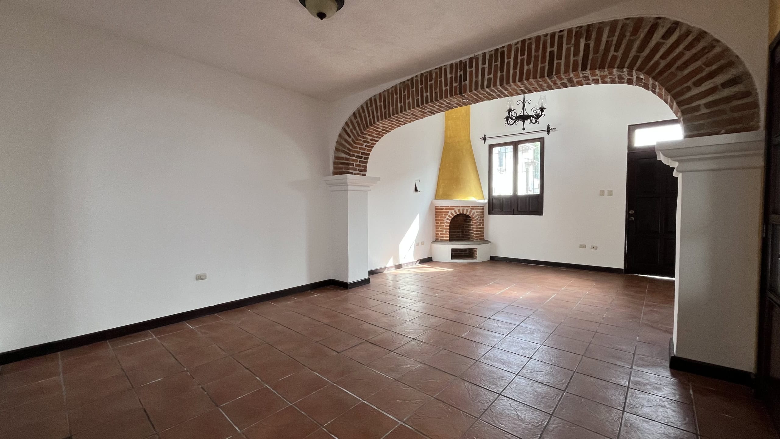 Rental oportunity, south side of La Antigua, just 2kms from the Central Park, unfurnished.