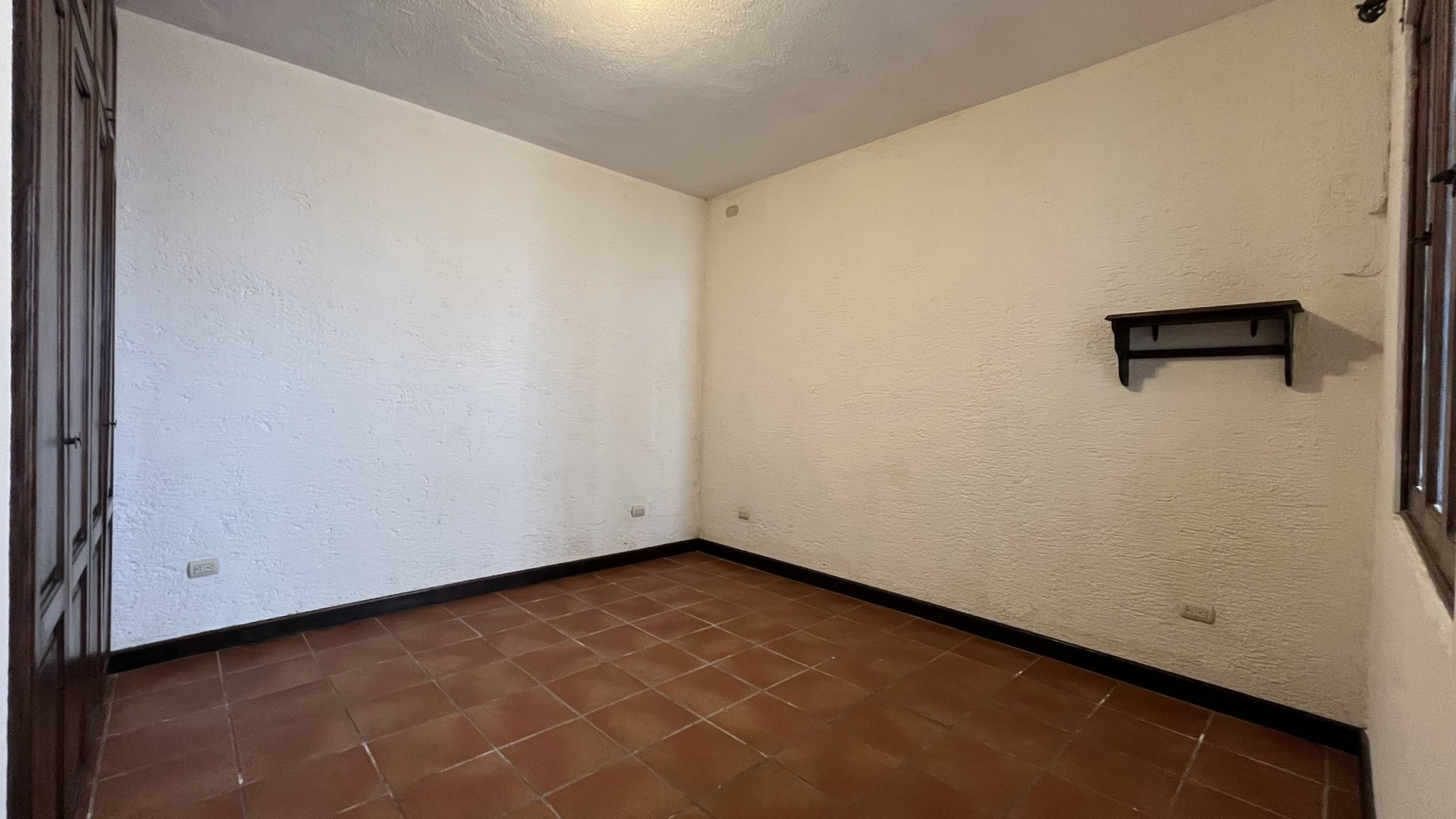Rental oportunity, south side of La Antigua, just 2kms from the Central Park, unfurnished.