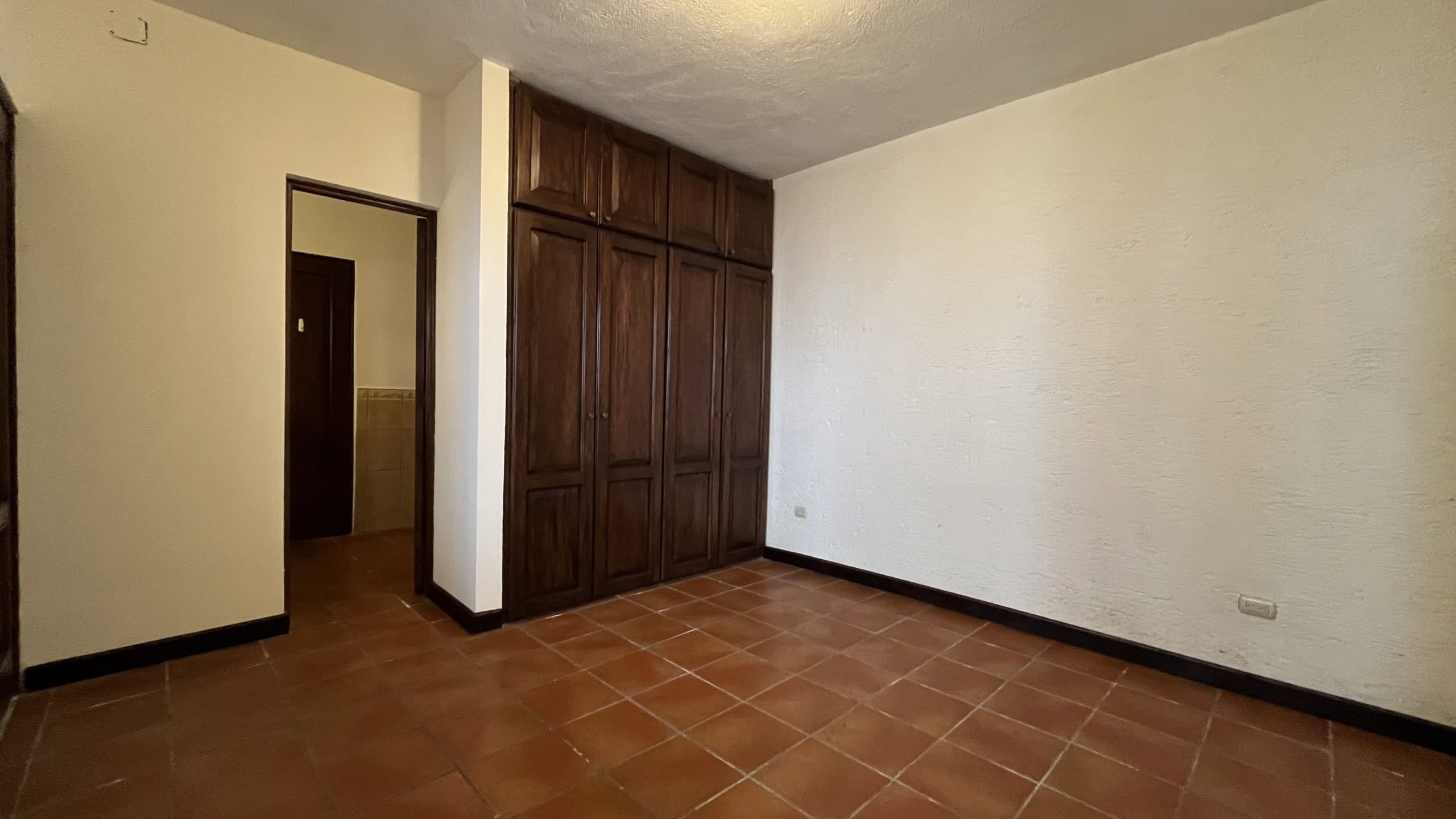 Rental oportunity, south side of La Antigua, just 2kms from the Central Park, unfurnished.