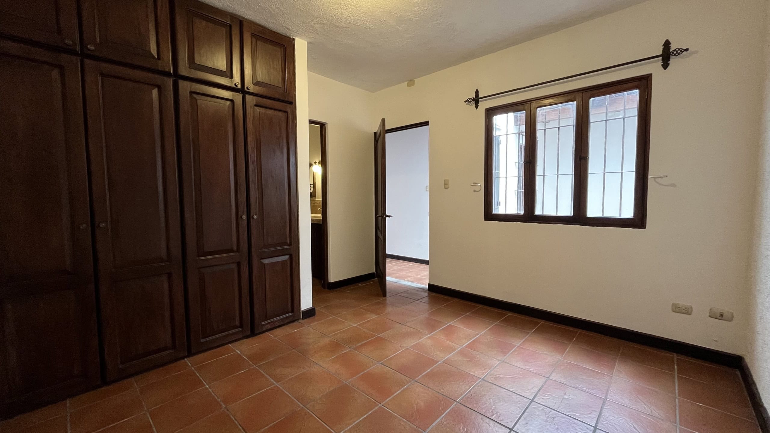 Rental oportunity, south side of La Antigua, just 2kms from the Central Park, unfurnished.