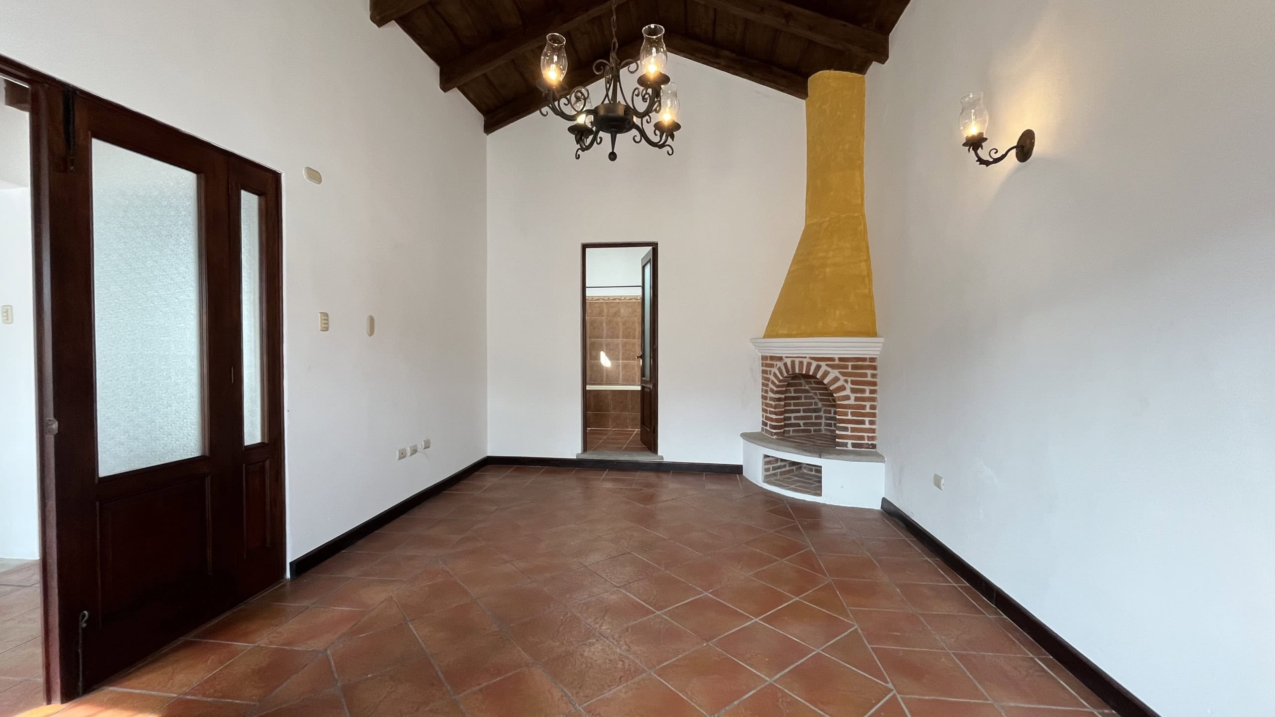 Rental oportunity, south side of La Antigua, just 2kms from the Central Park, unfurnished.
