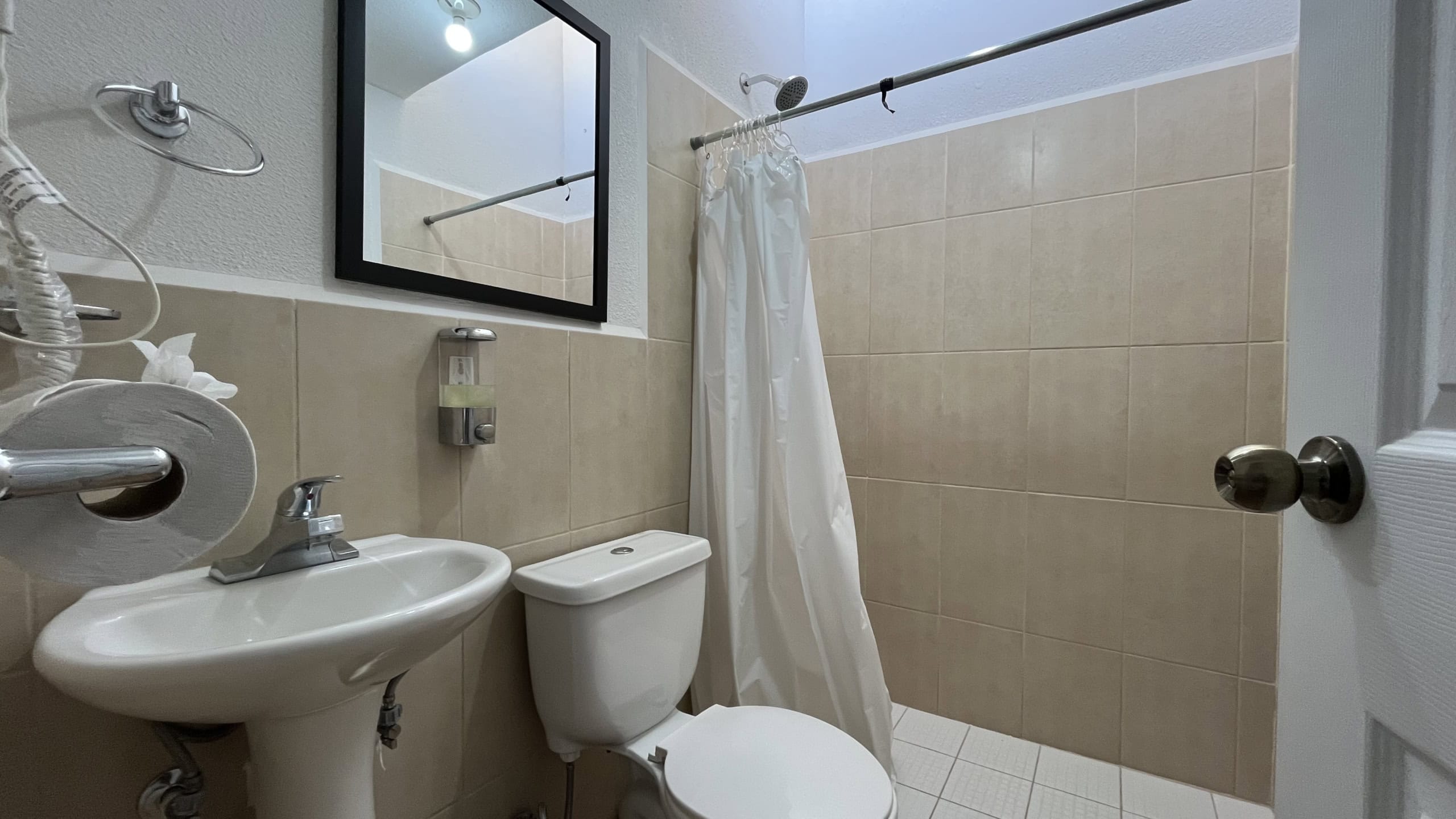 Rental House in San Miguel Dueñas, fully furnished