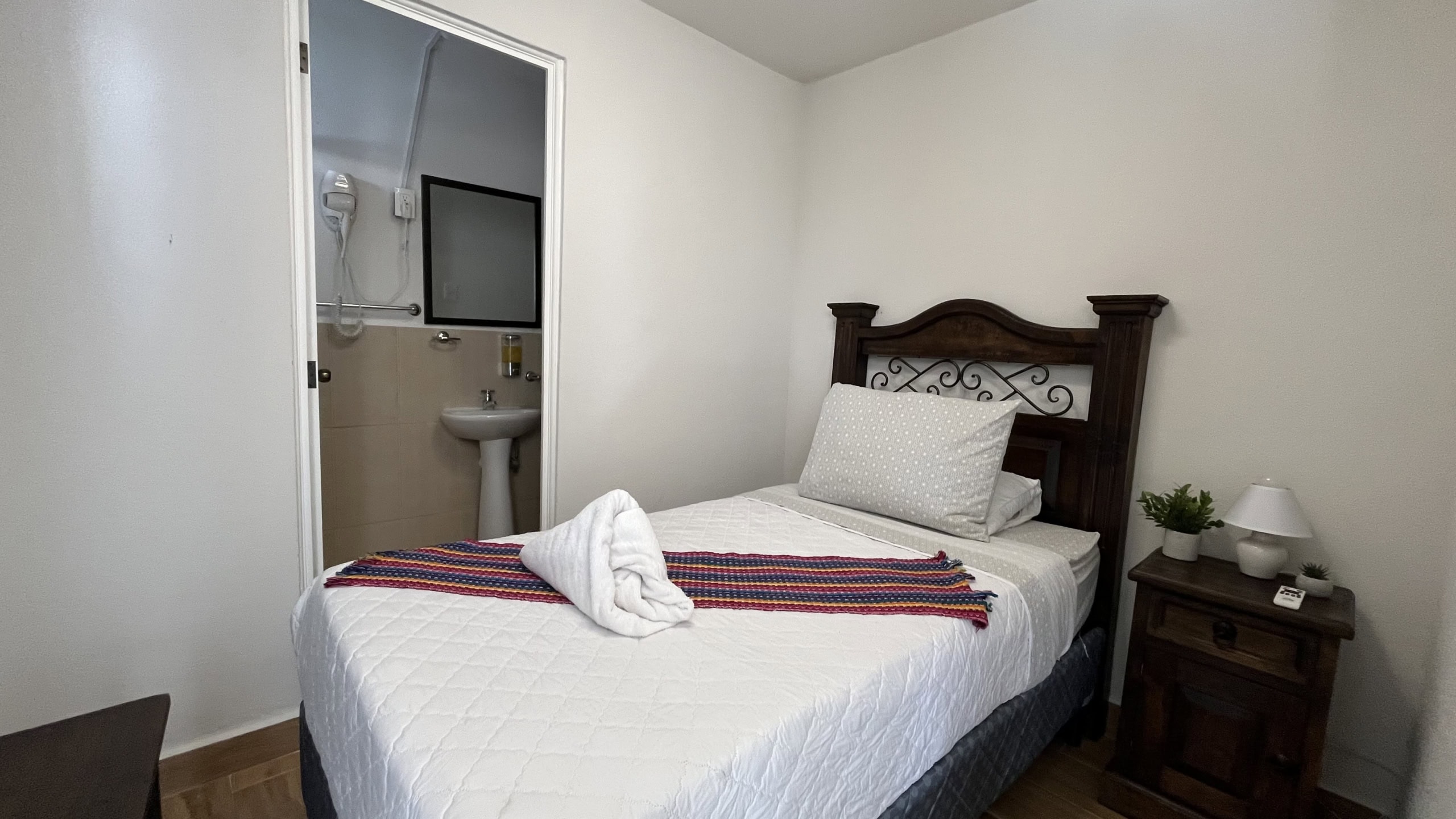 Rental House in San Miguel Dueñas, fully furnished