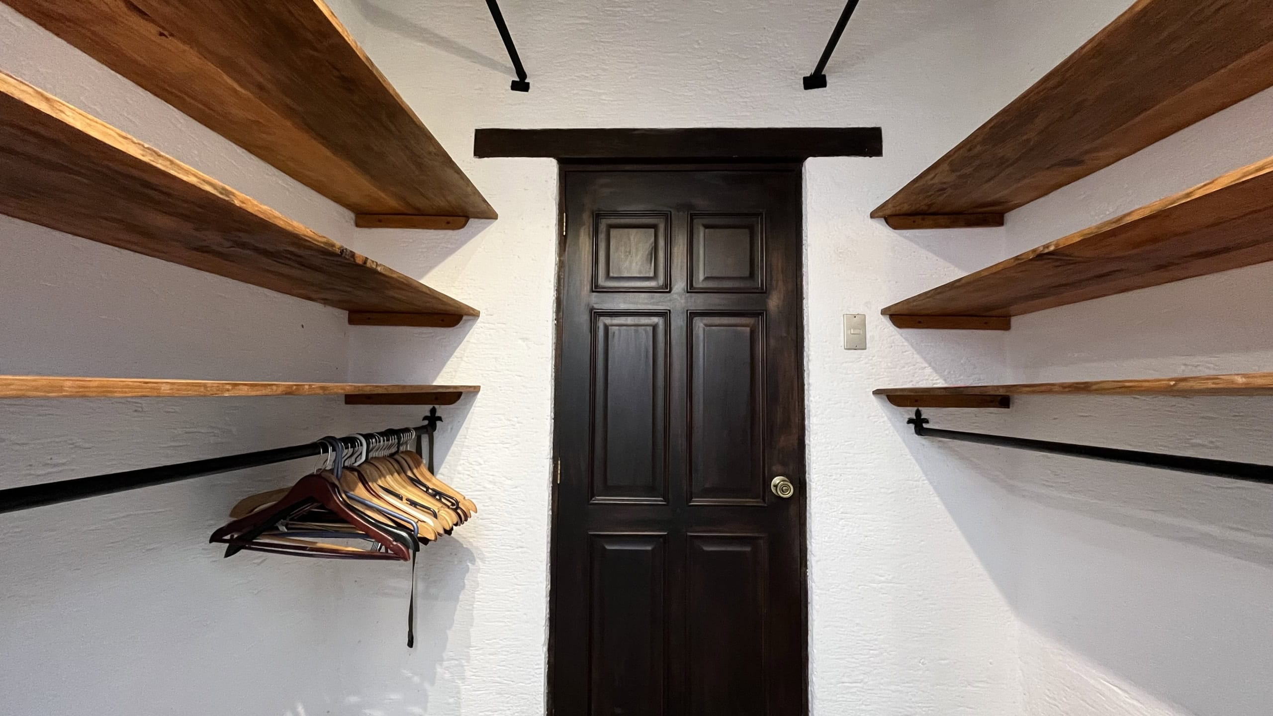 3 Bedroom house for rent, inside San Pedro el Alto, house with a pool