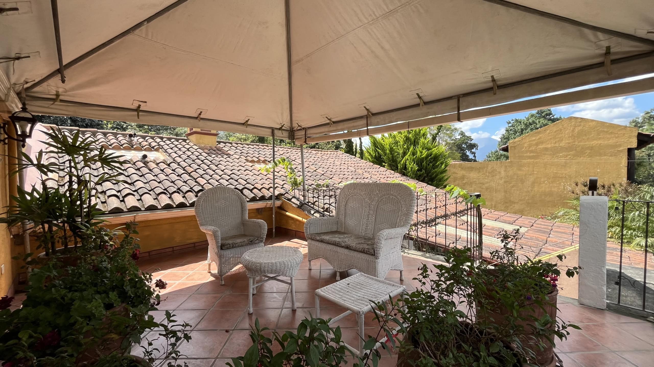 3 Bedroom house for rent, inside San Pedro el Alto, house with a pool