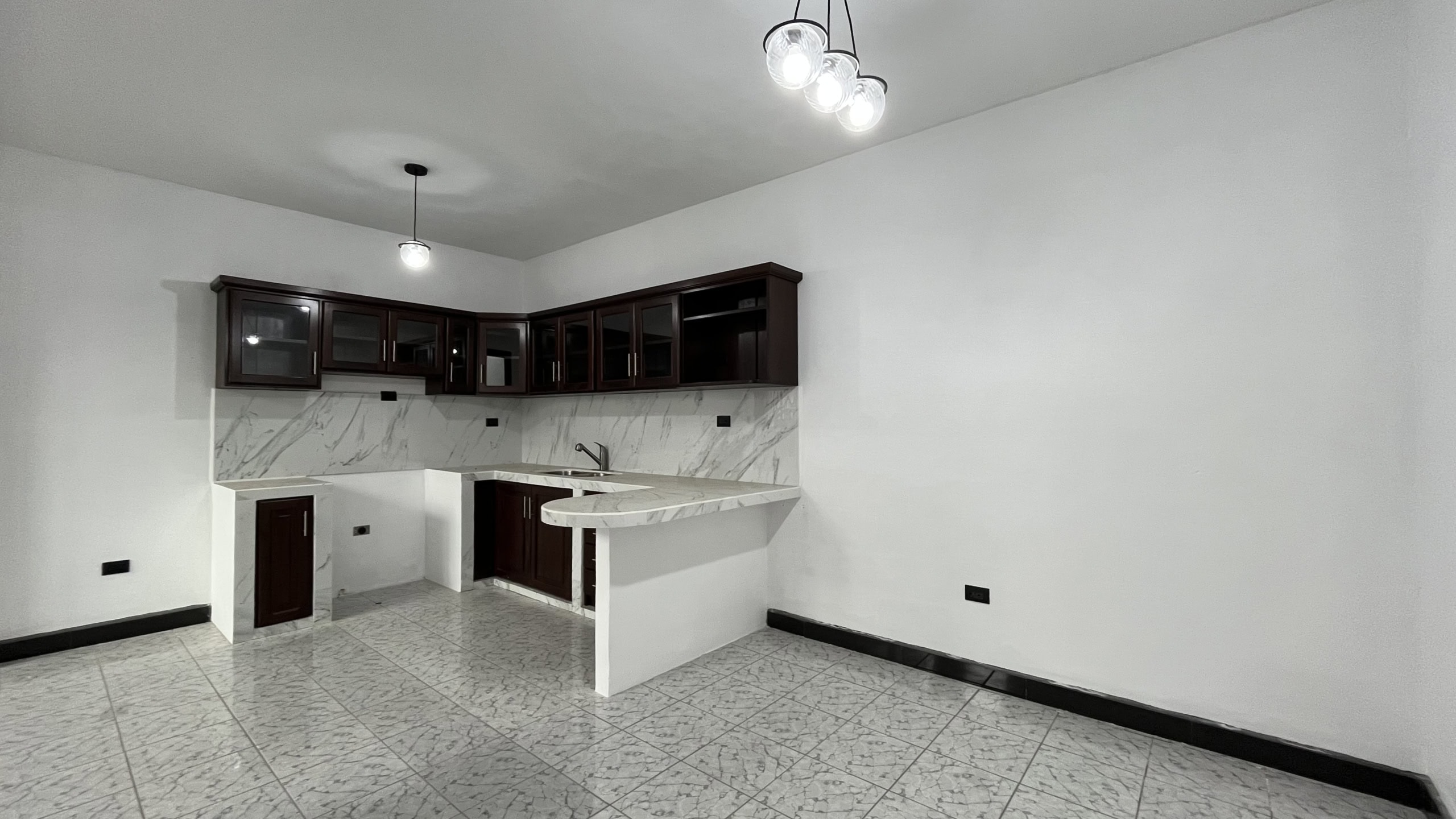 CASA DE 3 HABITACIONES EN RENTA EN HACIENDA SAN JUAN