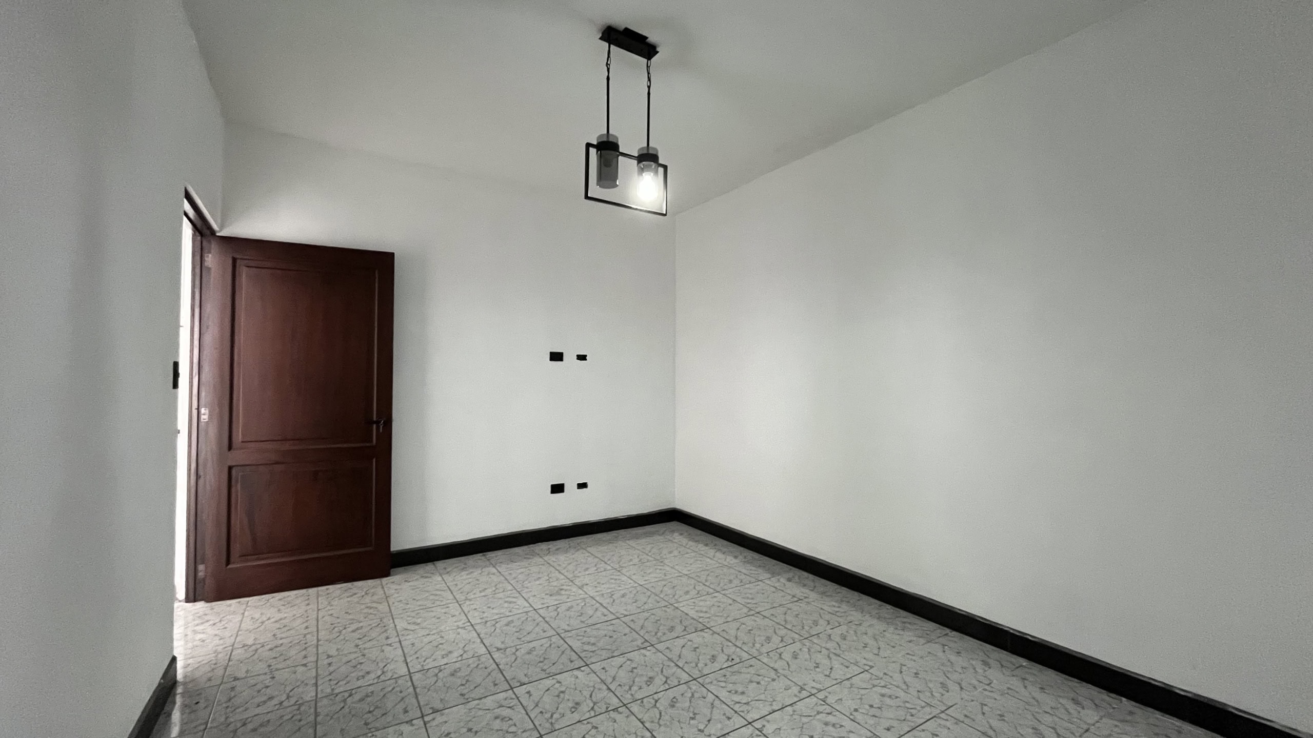 CASA DE 3 HABITACIONES EN RENTA EN HACIENDA SAN JUAN