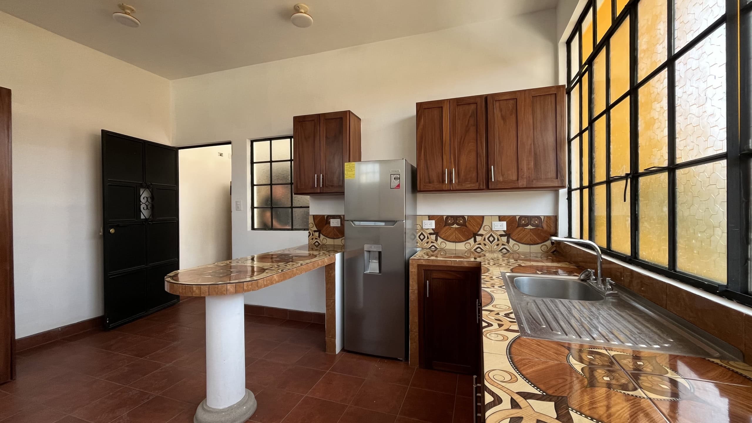 LITTLE STUDIO FOR RENT, PRIVATE BATHROOM AND BALCONY