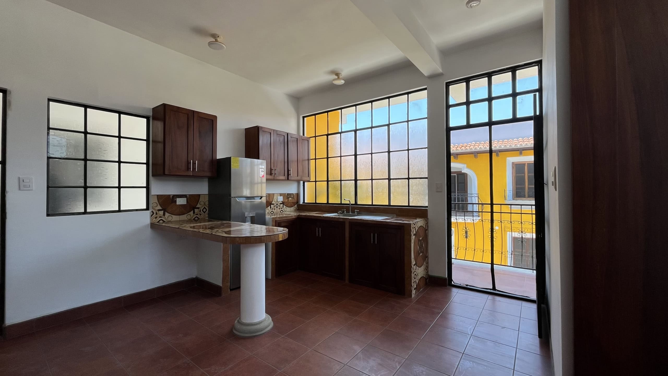 LITTLE STUDIO FOR RENT, PRIVATE BATHROOM AND BALCONY