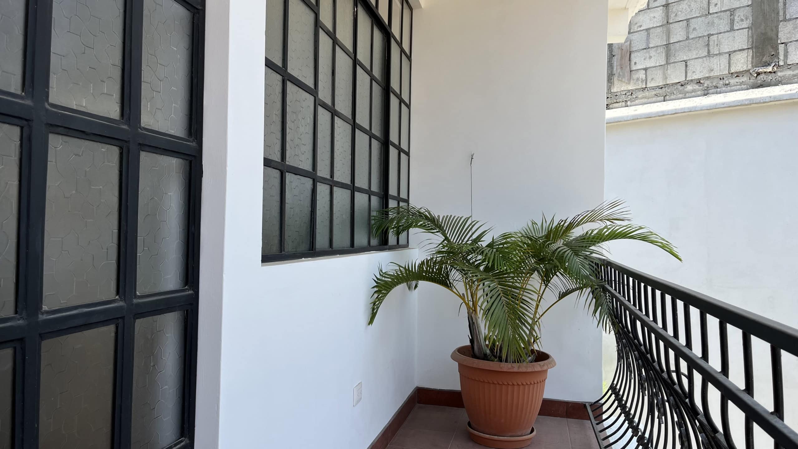 LITTLE STUDIO FOR RENT, PRIVATE BATHROOM AND BALCONY