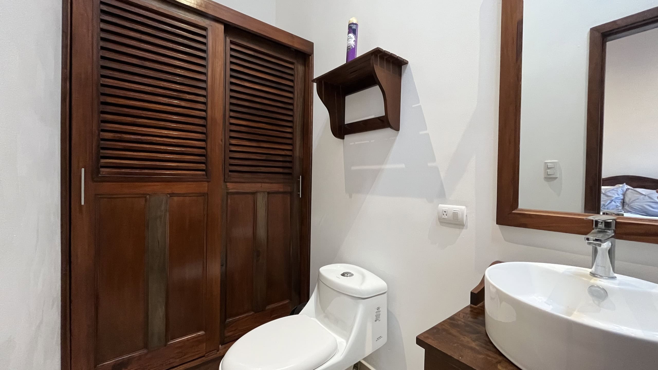 Two bedroom house for rent in Franciscanos, totally furnished.
