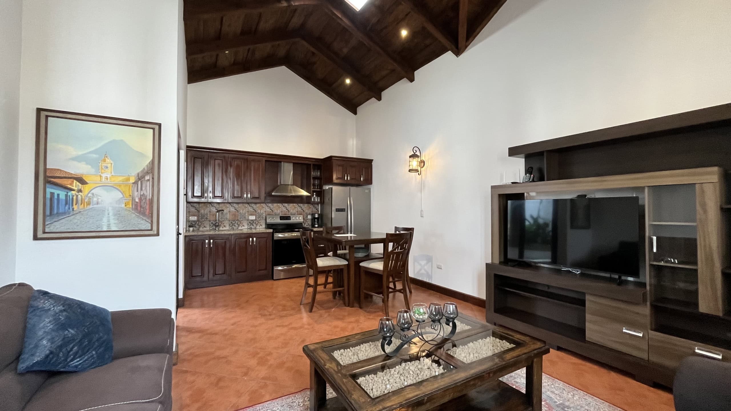 Two bedroom house for rent in Franciscanos, totally furnished.