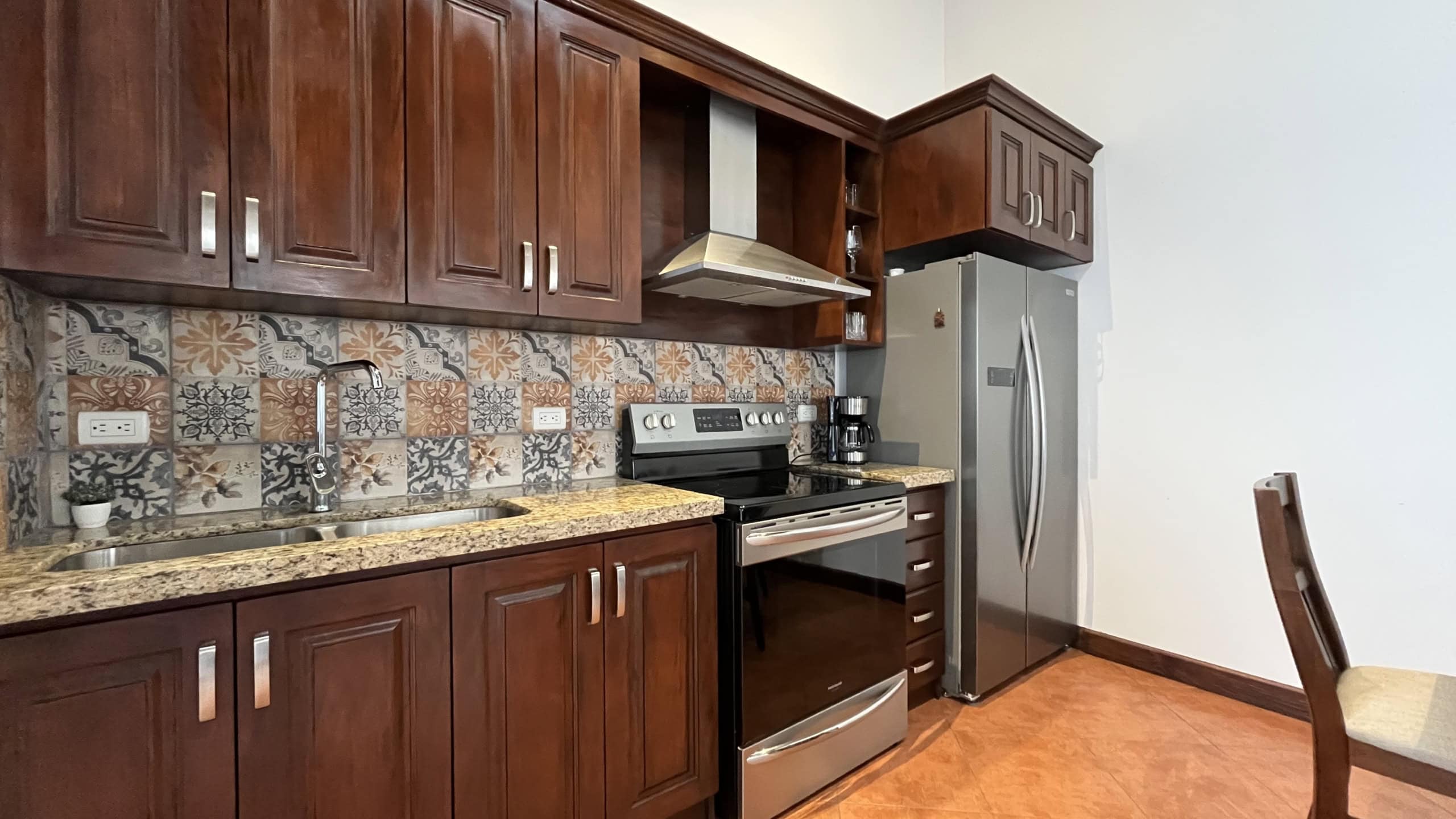 Two bedroom house for rent in Franciscanos, totally furnished.