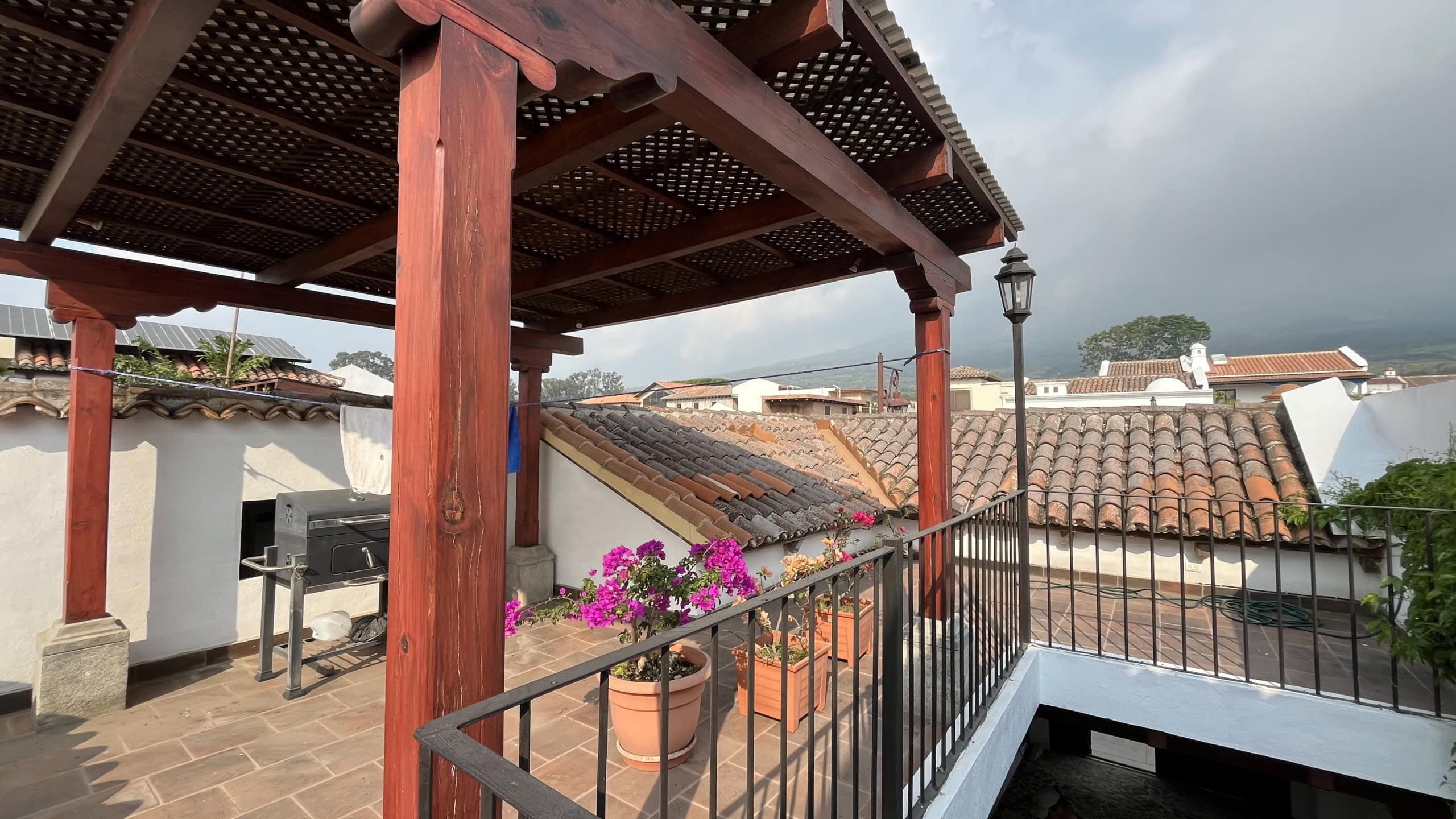 Two bedroom house for rent in Franciscanos, totally furnished.